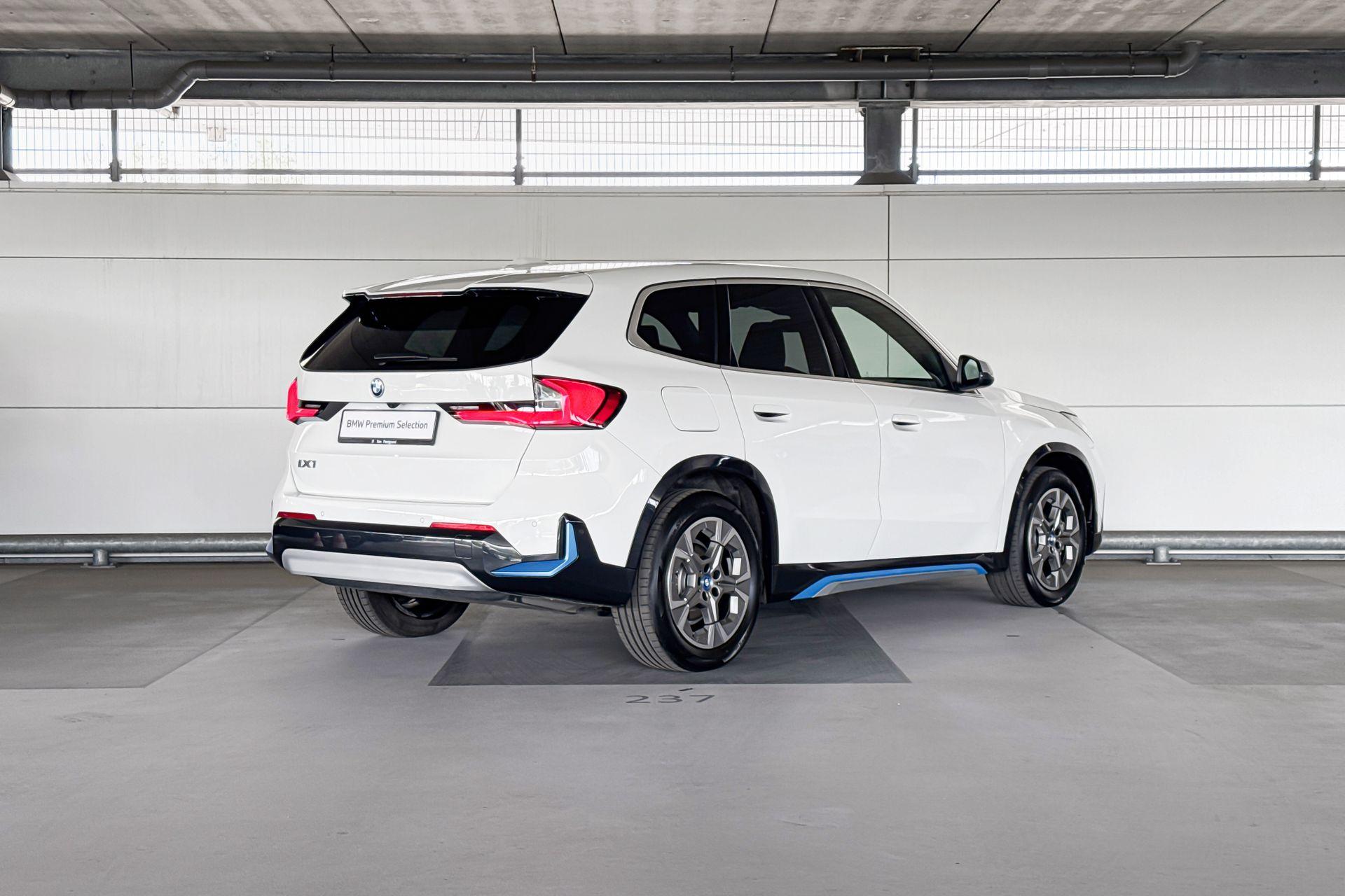 BMW iX1