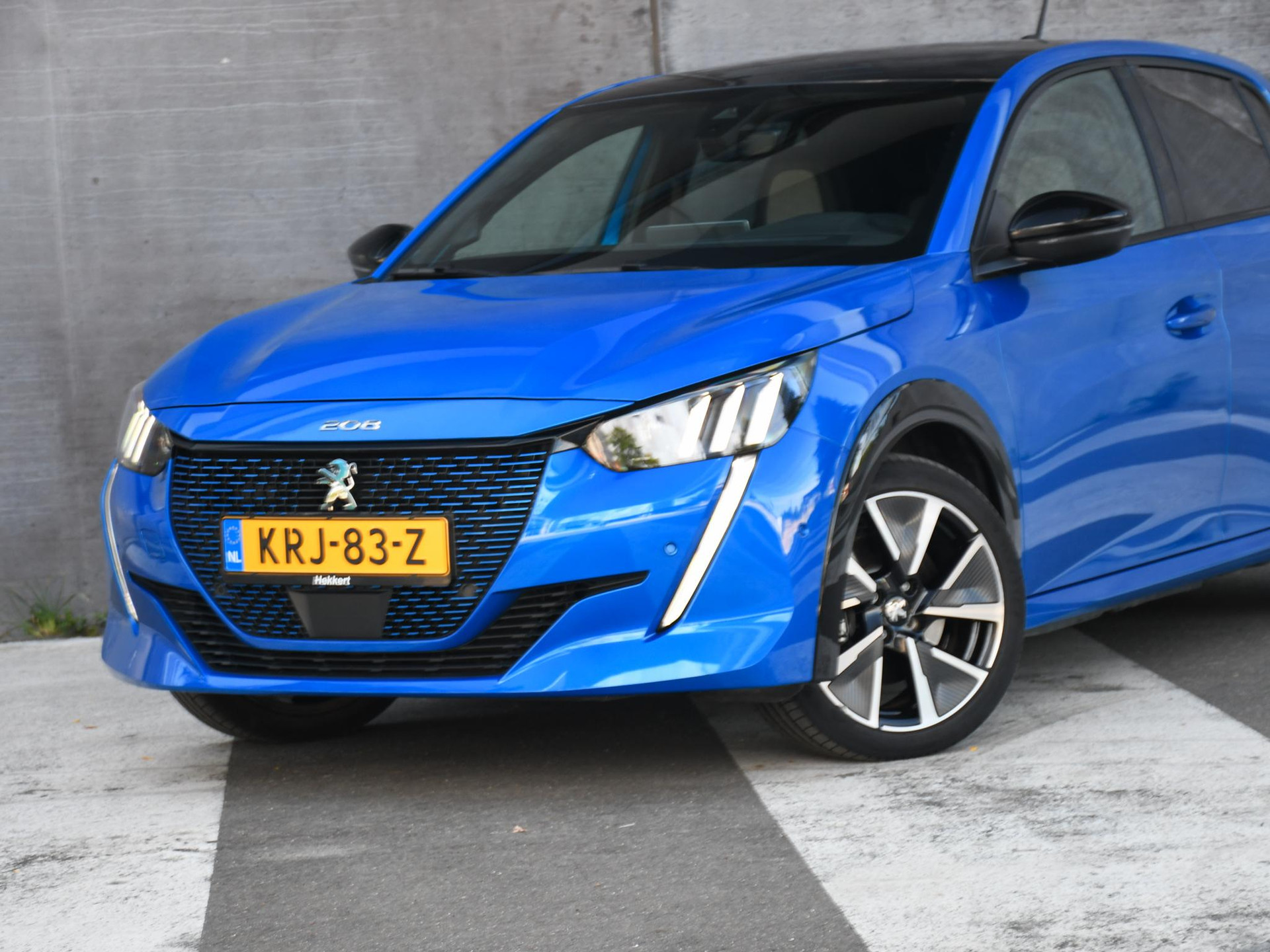 Peugeot e-208