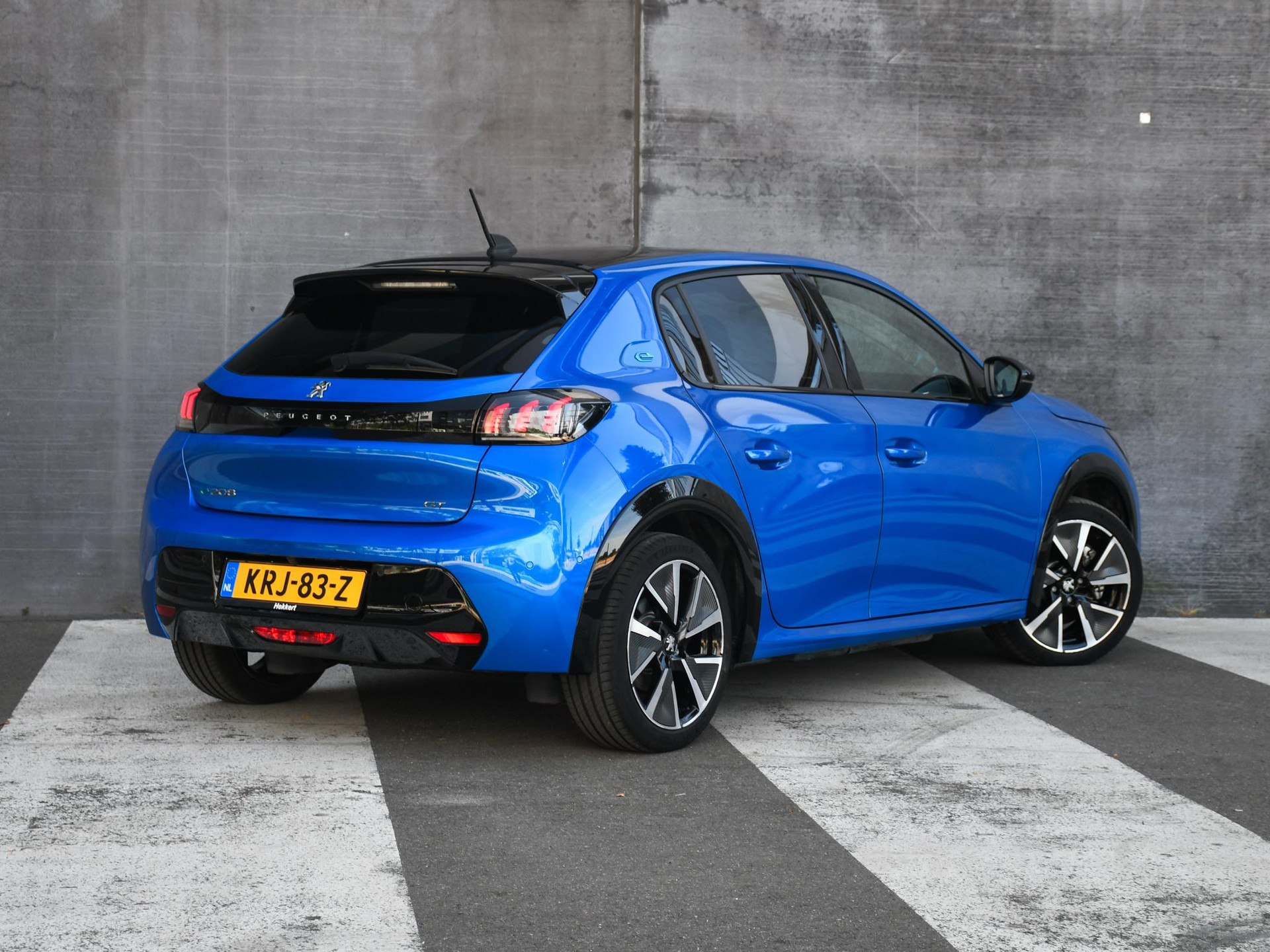 Peugeot e-208