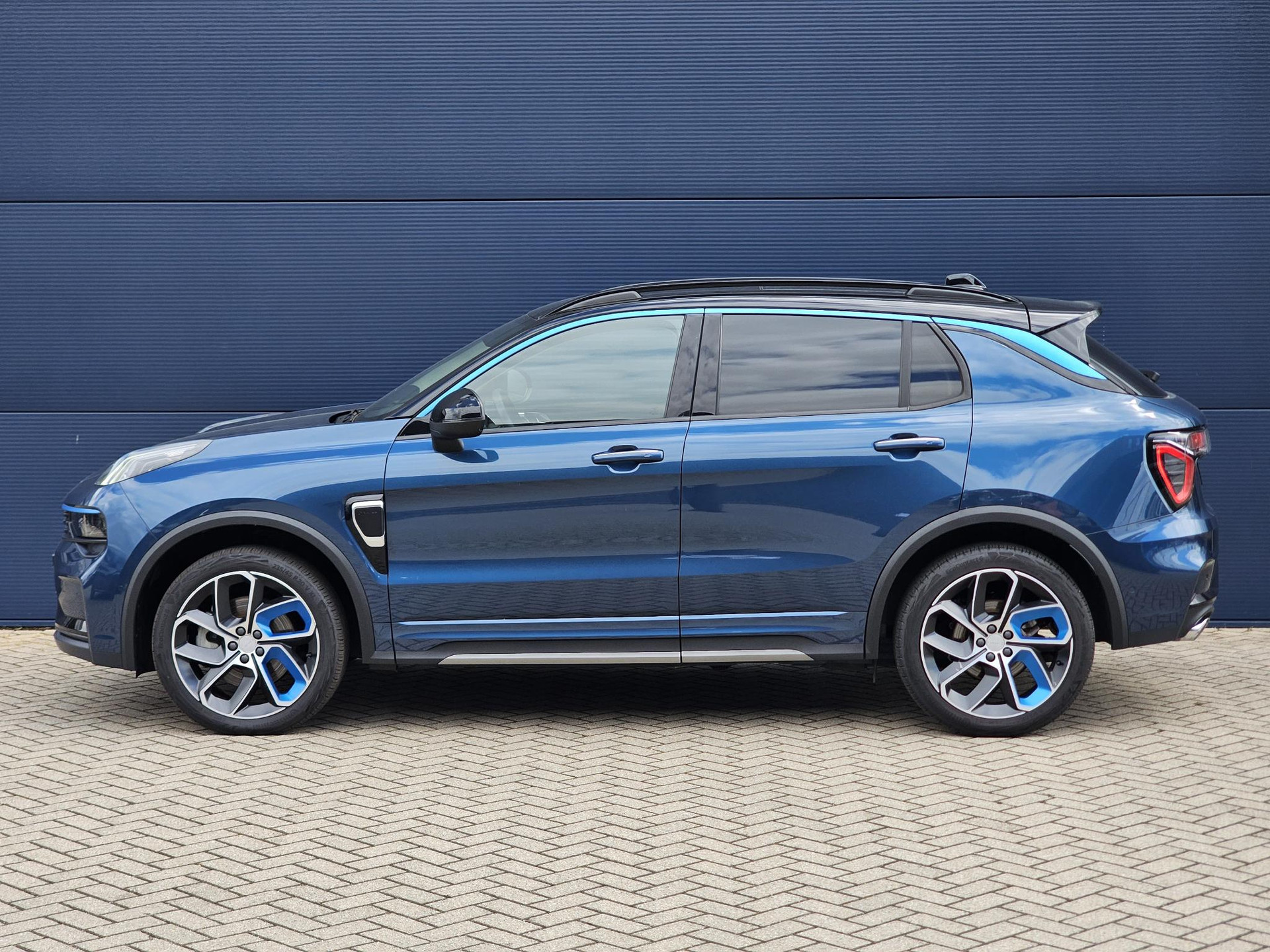 Lynk & Co 01