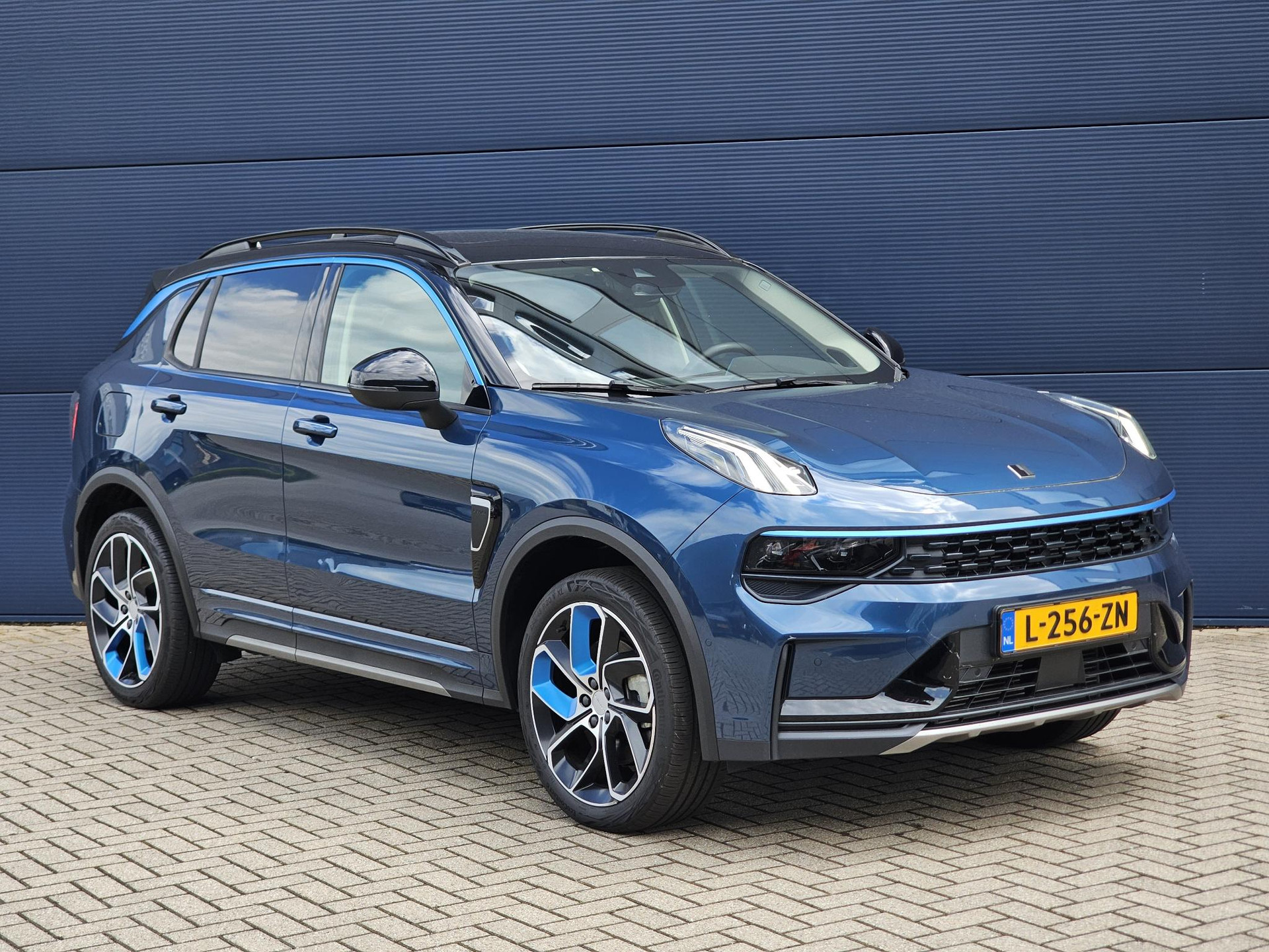 Lynk & Co 01