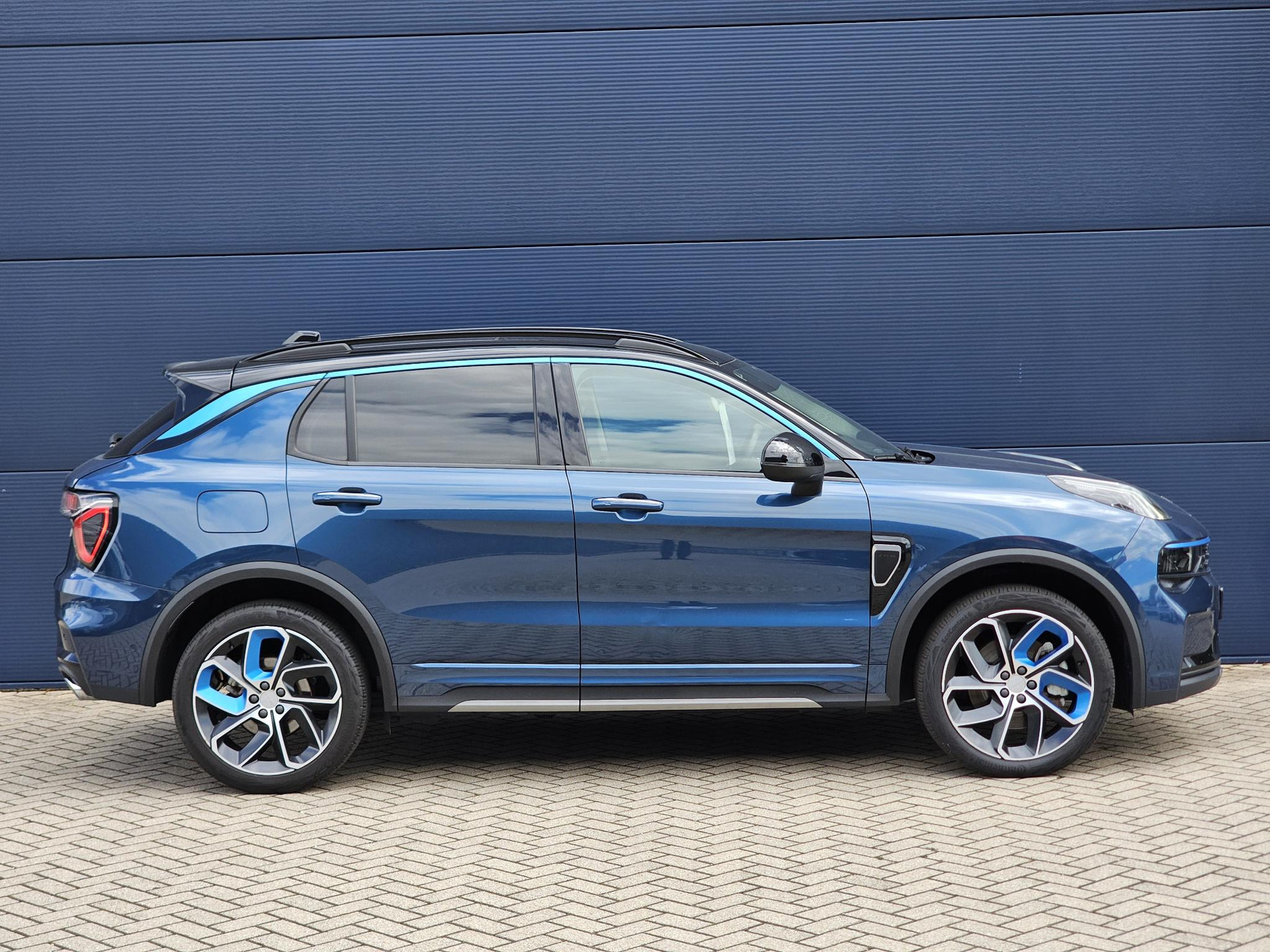 Lynk & Co 01