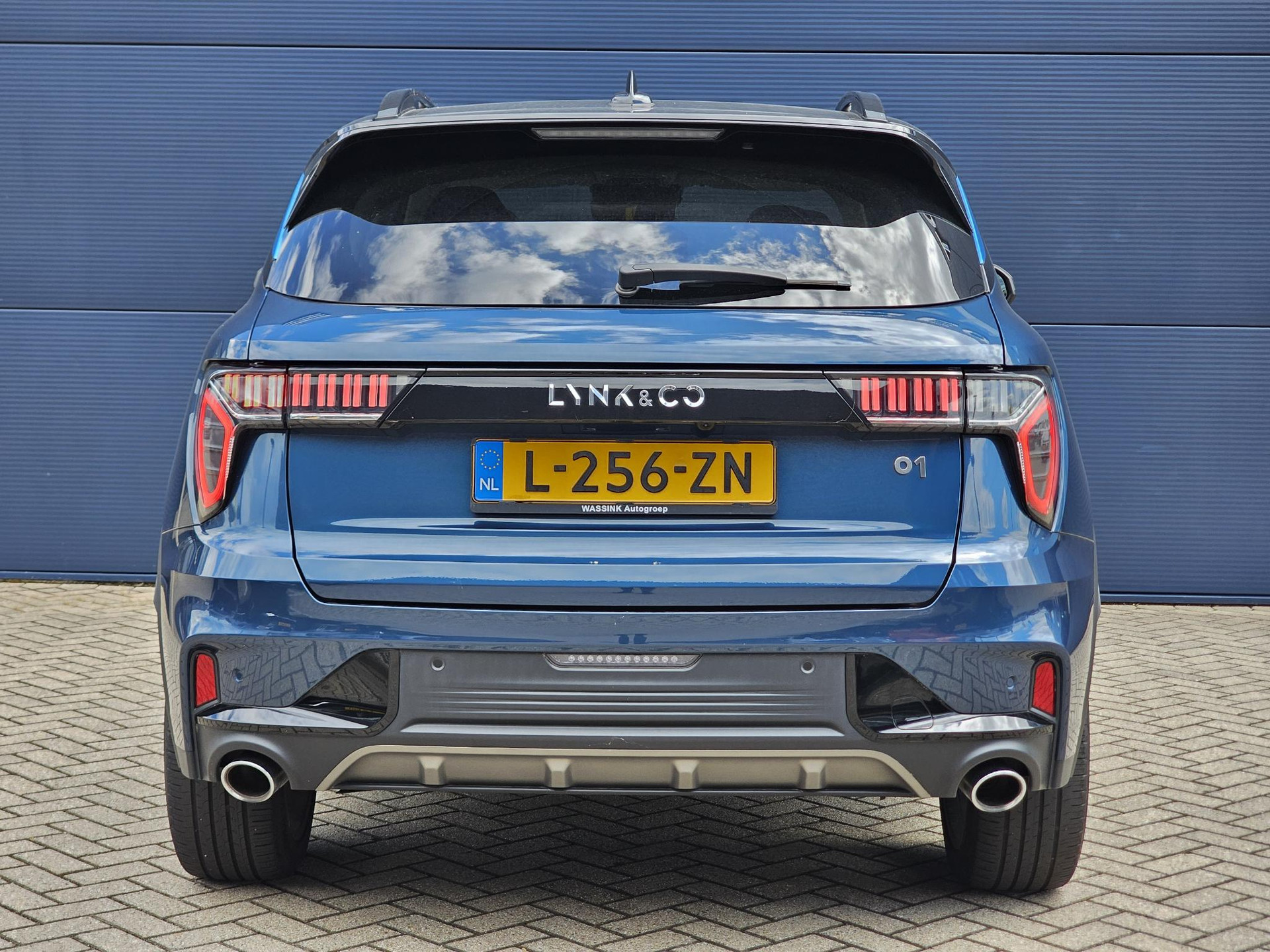 Lynk & Co 01