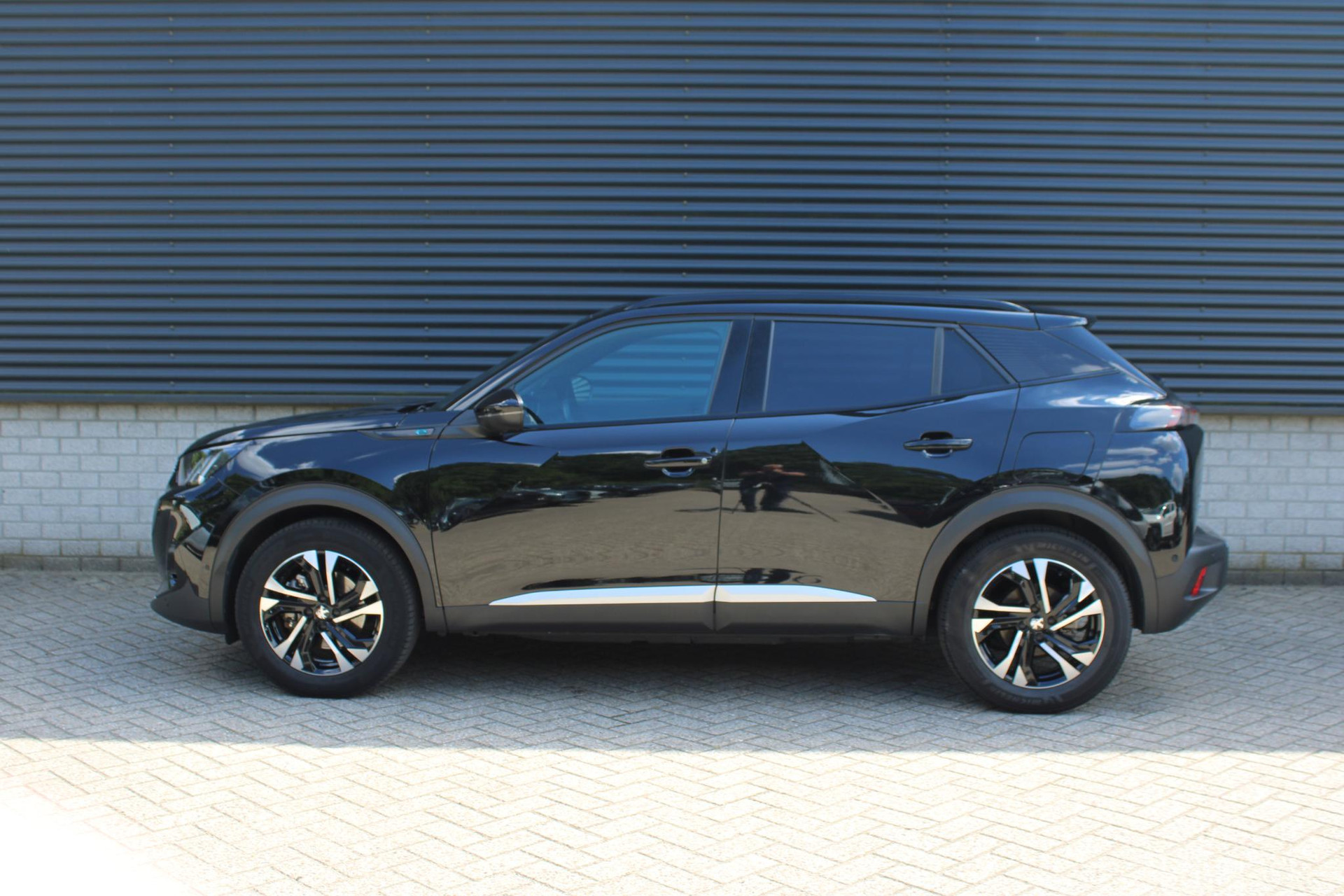 Peugeot e-2008