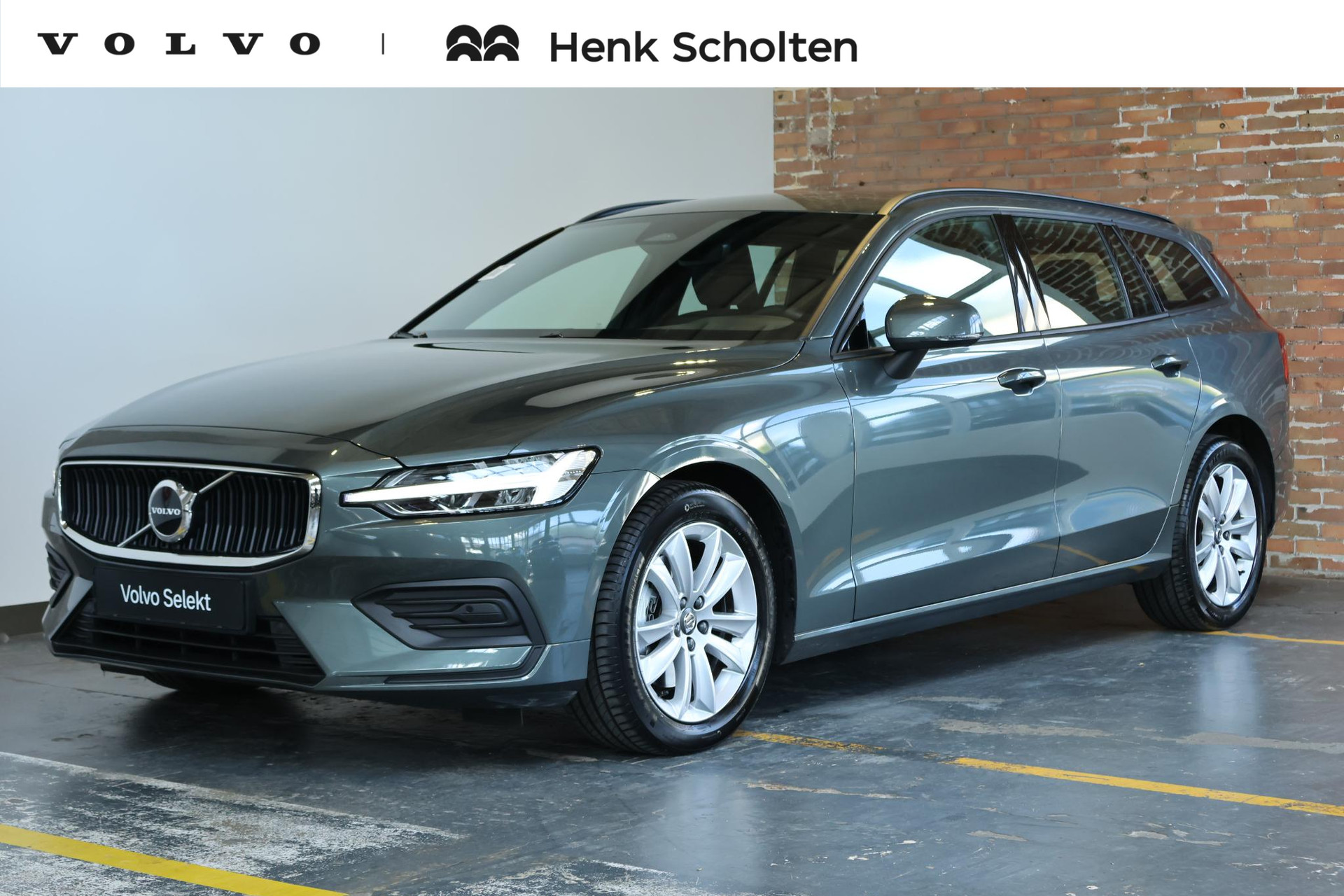 Volvo V60 B4 Essential Edition 2026, foto 1
