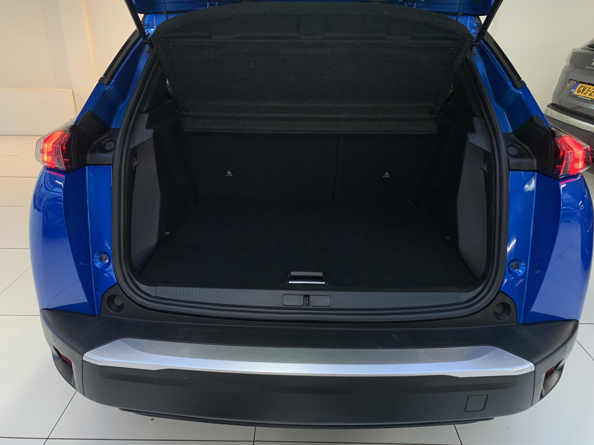 Peugeot e-2008