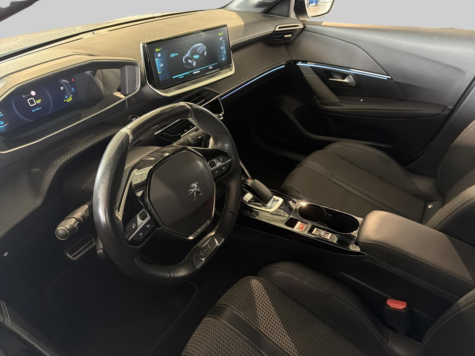 Peugeot e-208