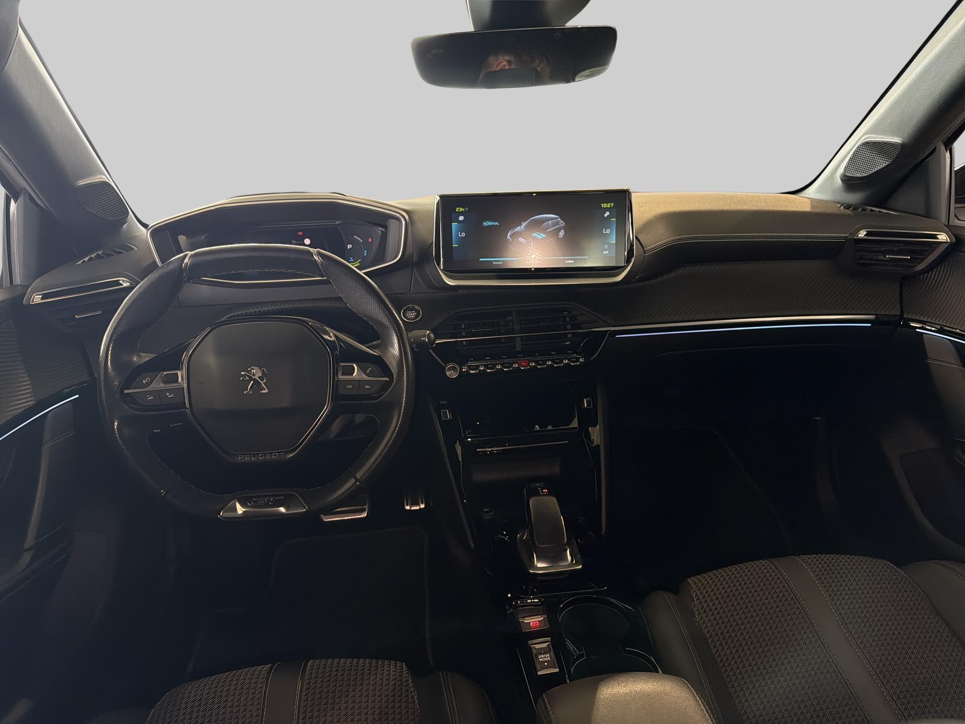Peugeot e-208