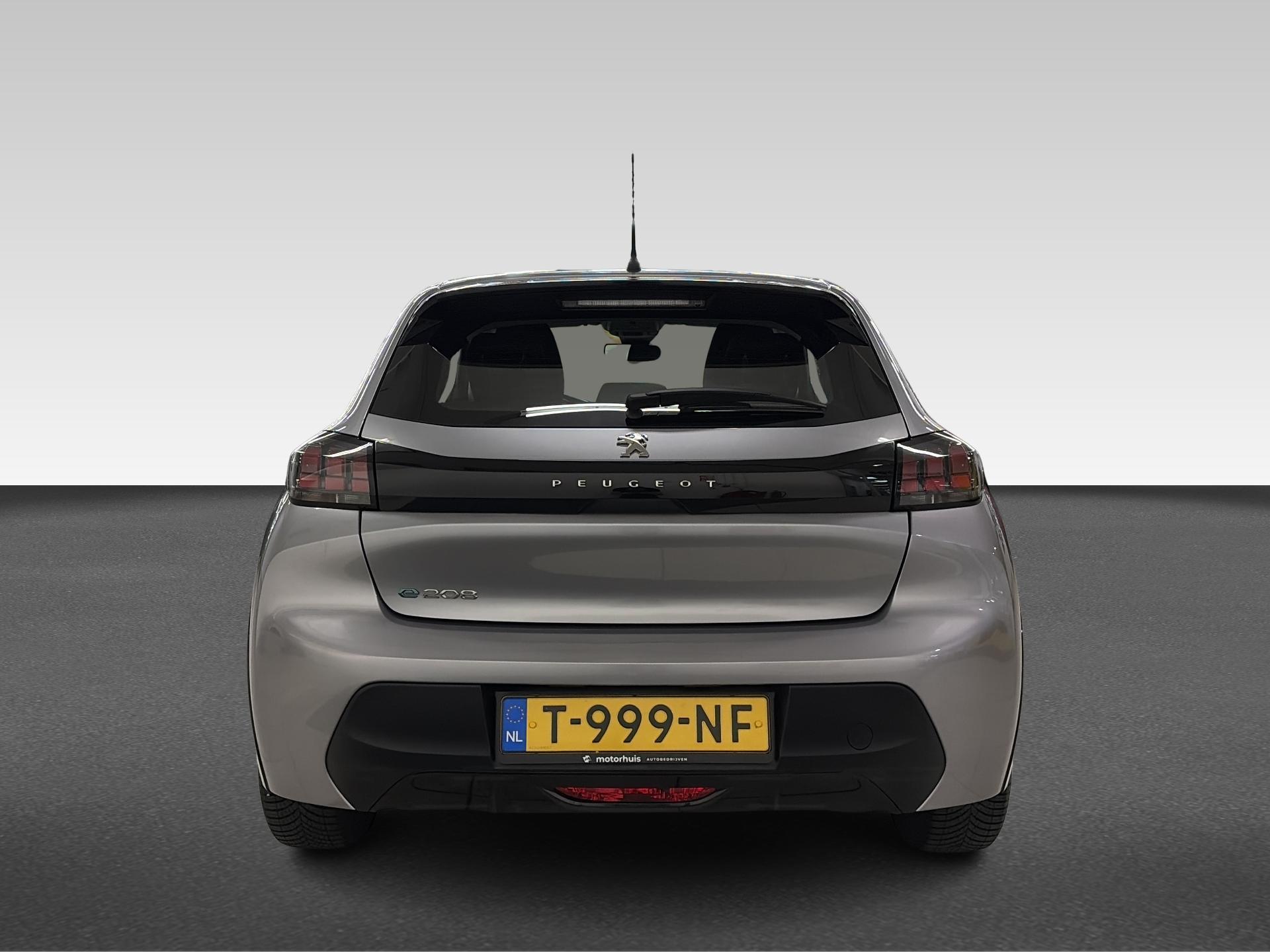Peugeot e-208