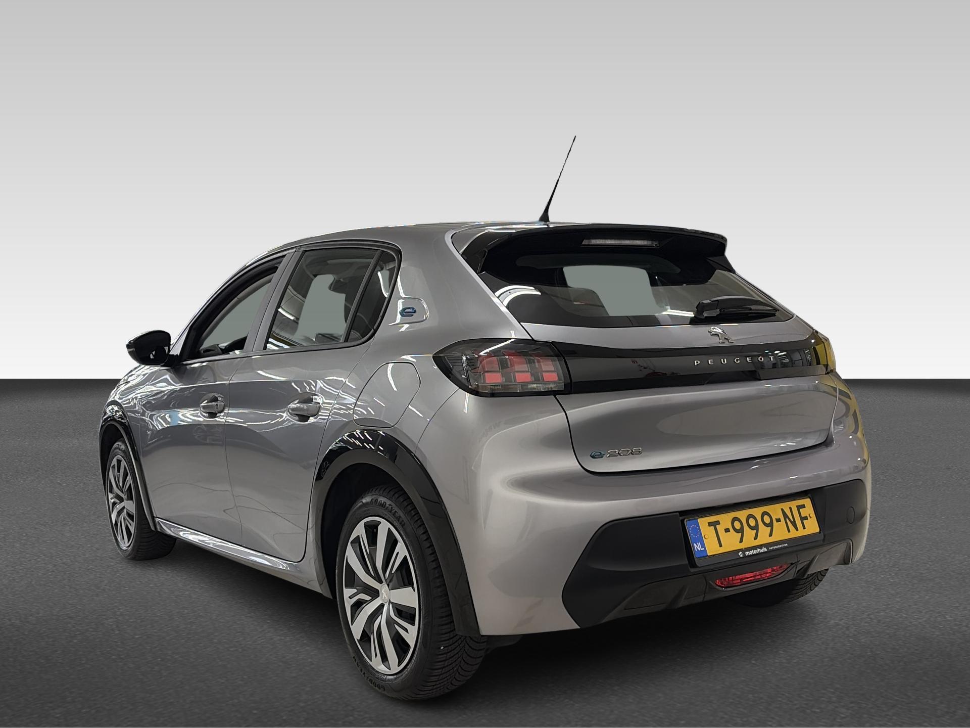 Peugeot e-208