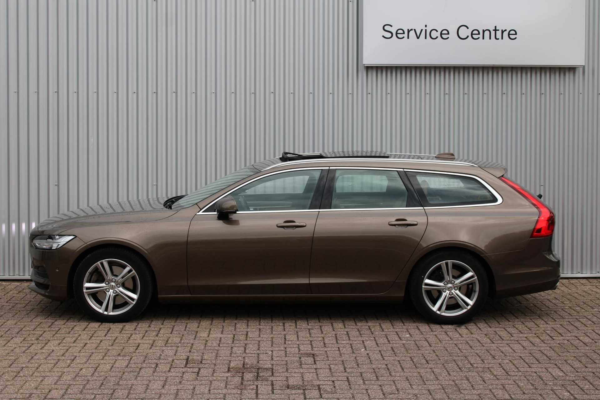Volvo V90