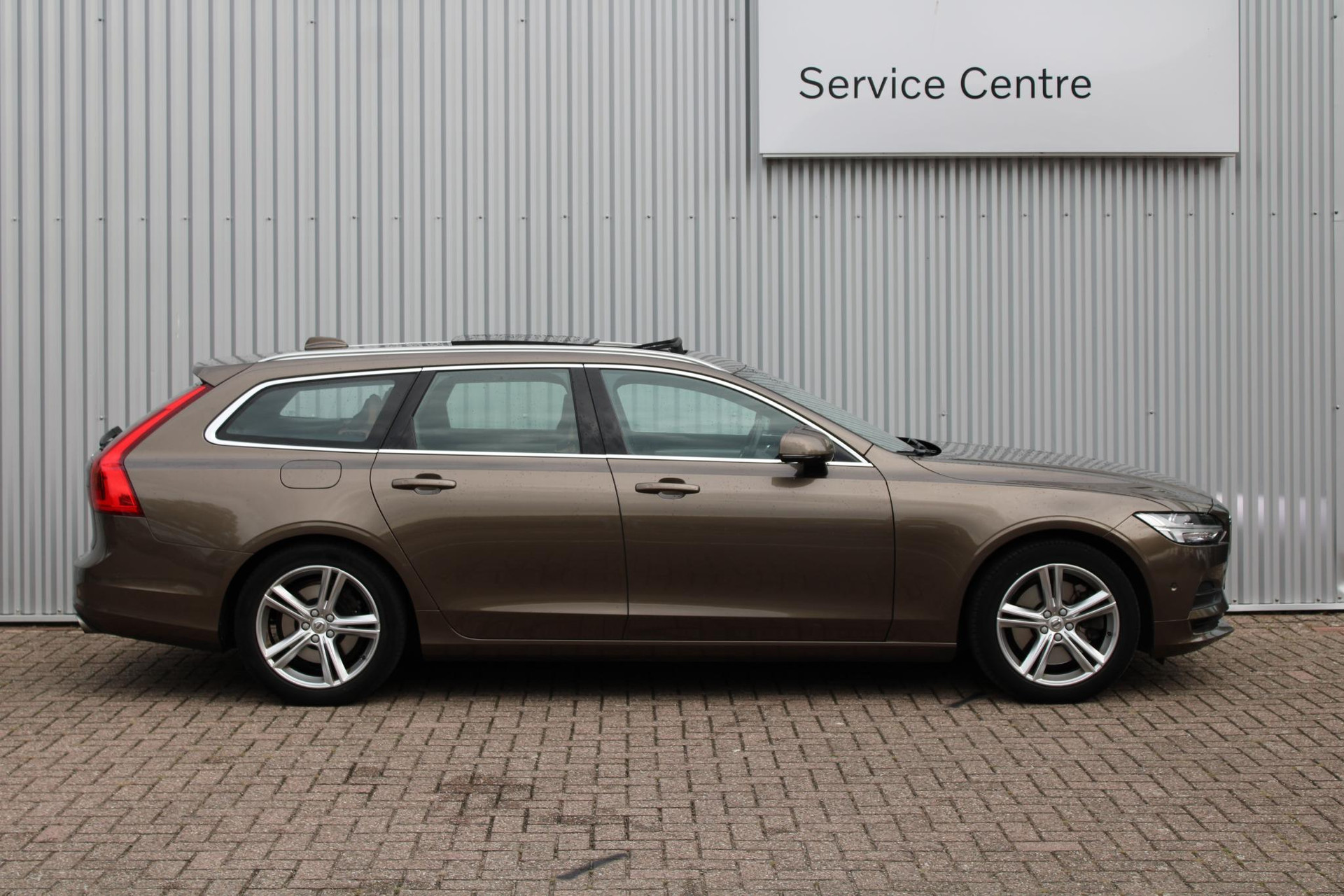 Volvo V90
