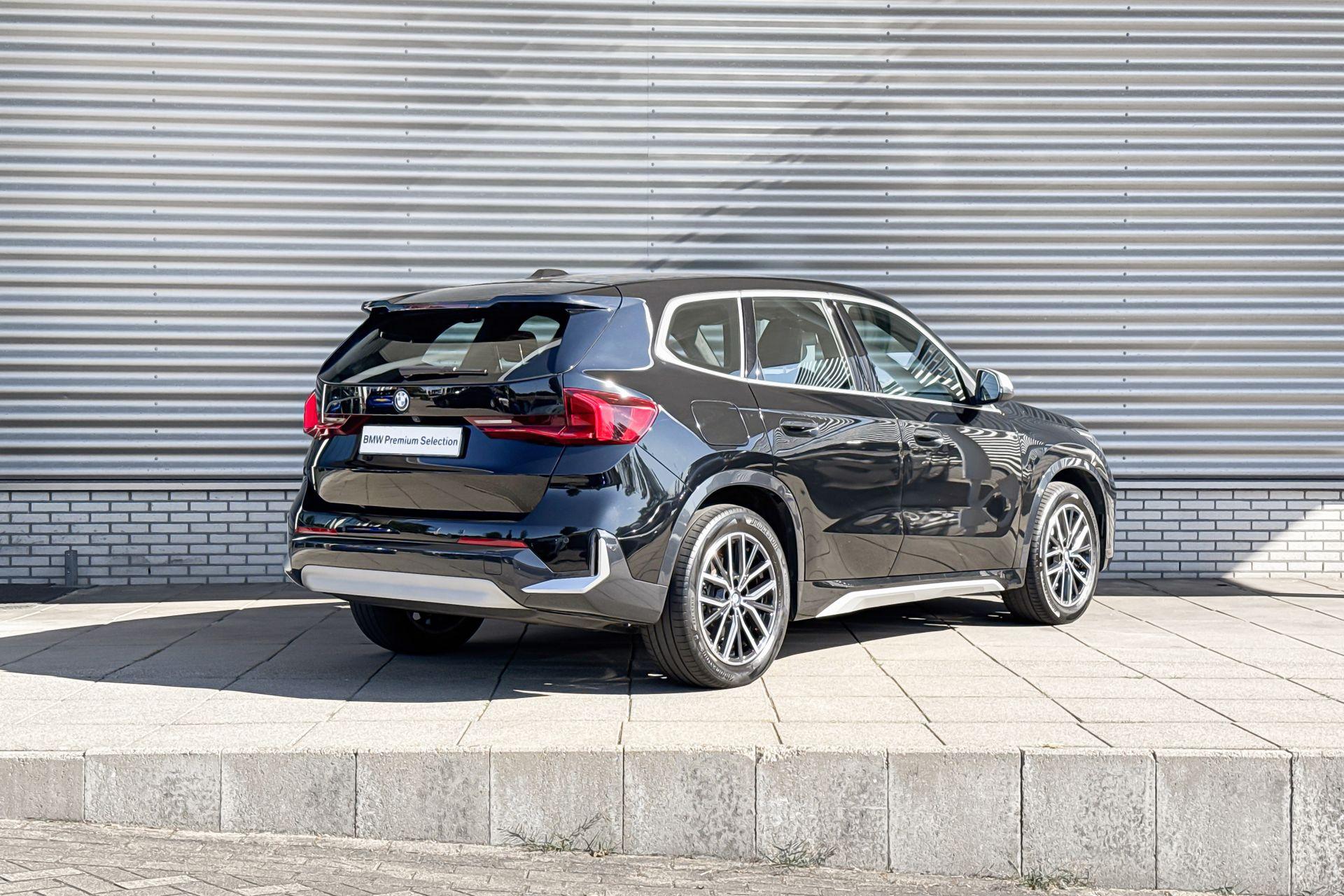 BMW iX1