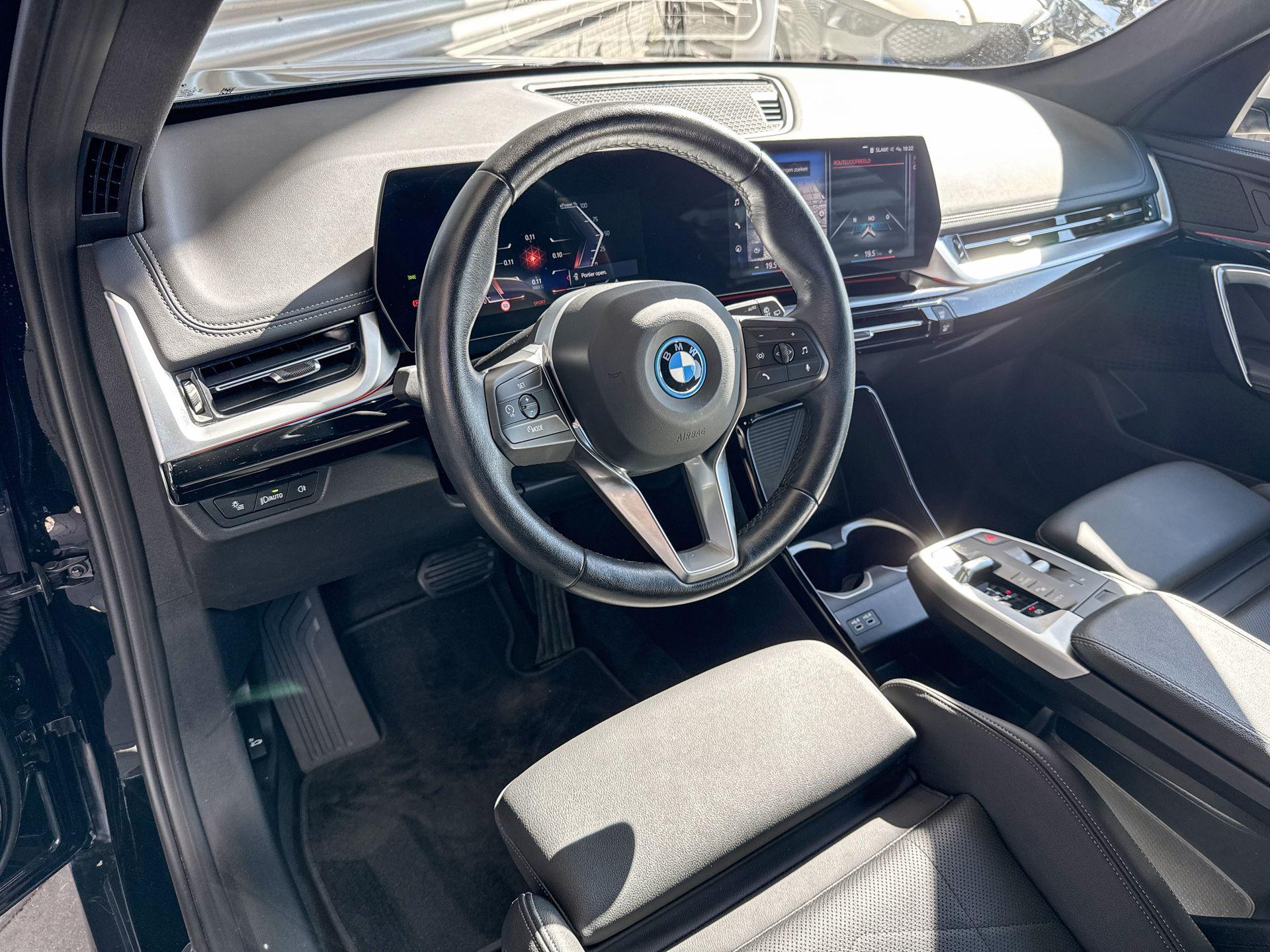 BMW iX1