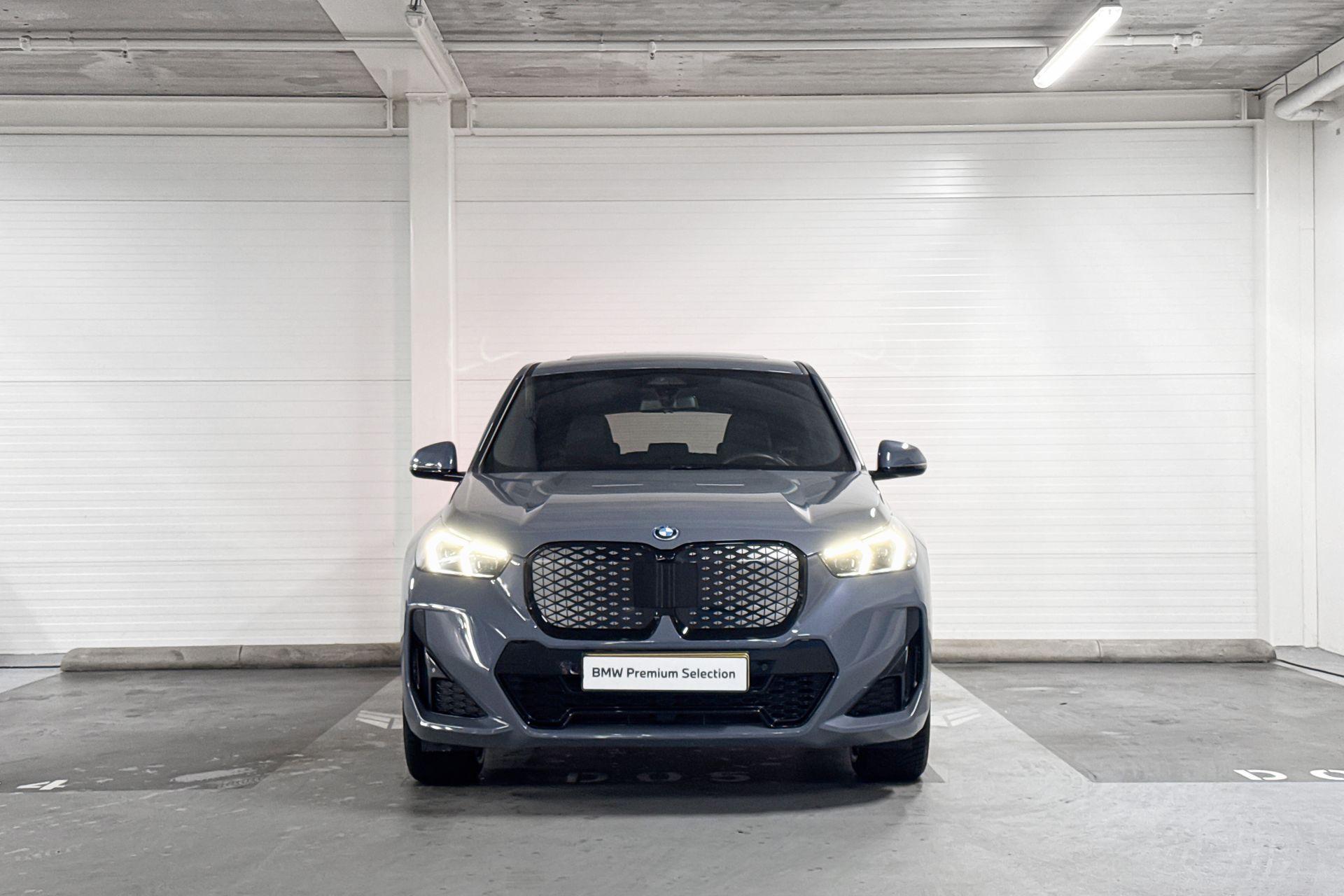 BMW iX1