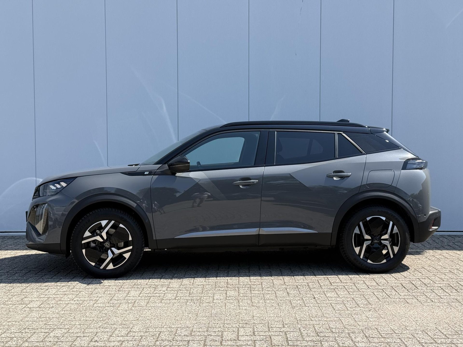 Peugeot e-2008