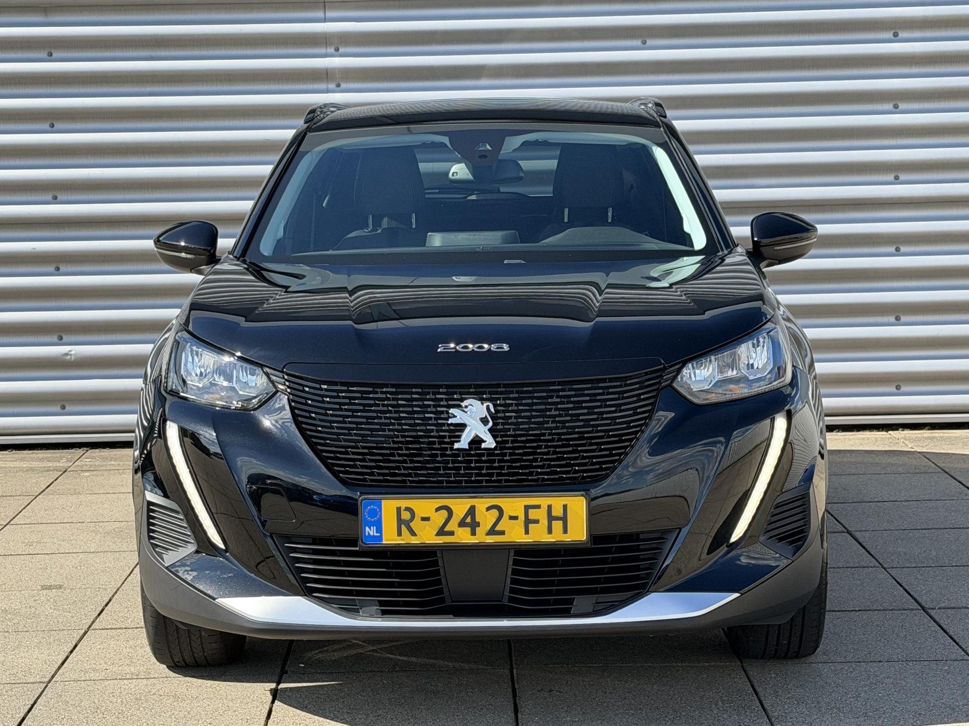 Peugeot e-2008