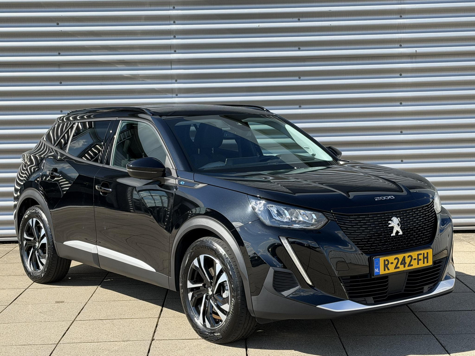 Peugeot e-2008