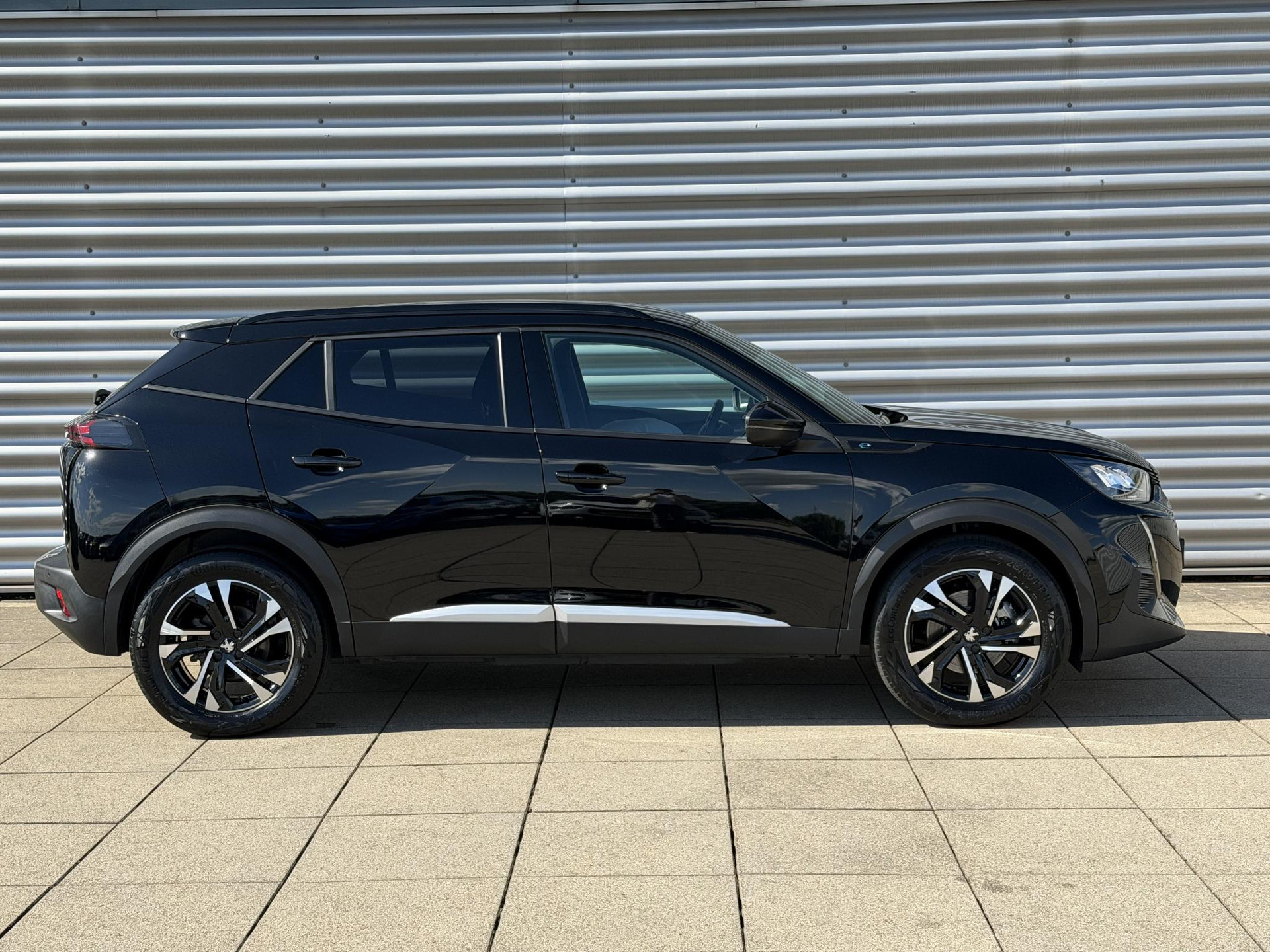 Peugeot e-2008