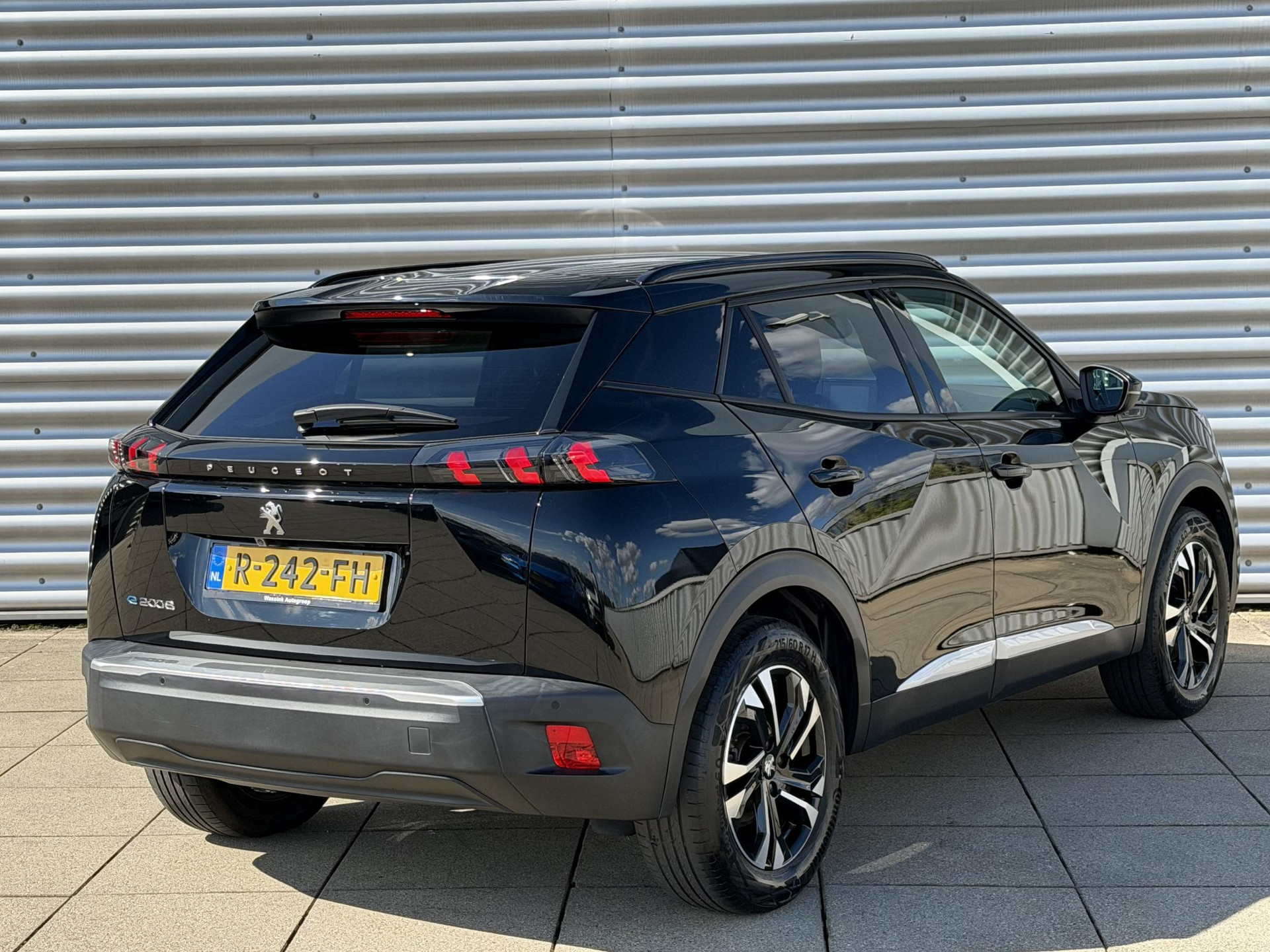 Peugeot e-2008