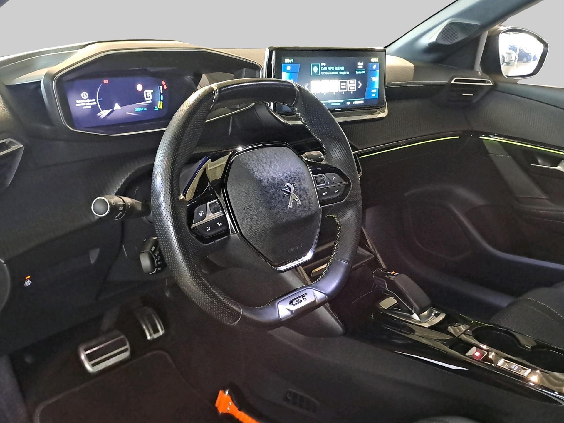 Peugeot e-208