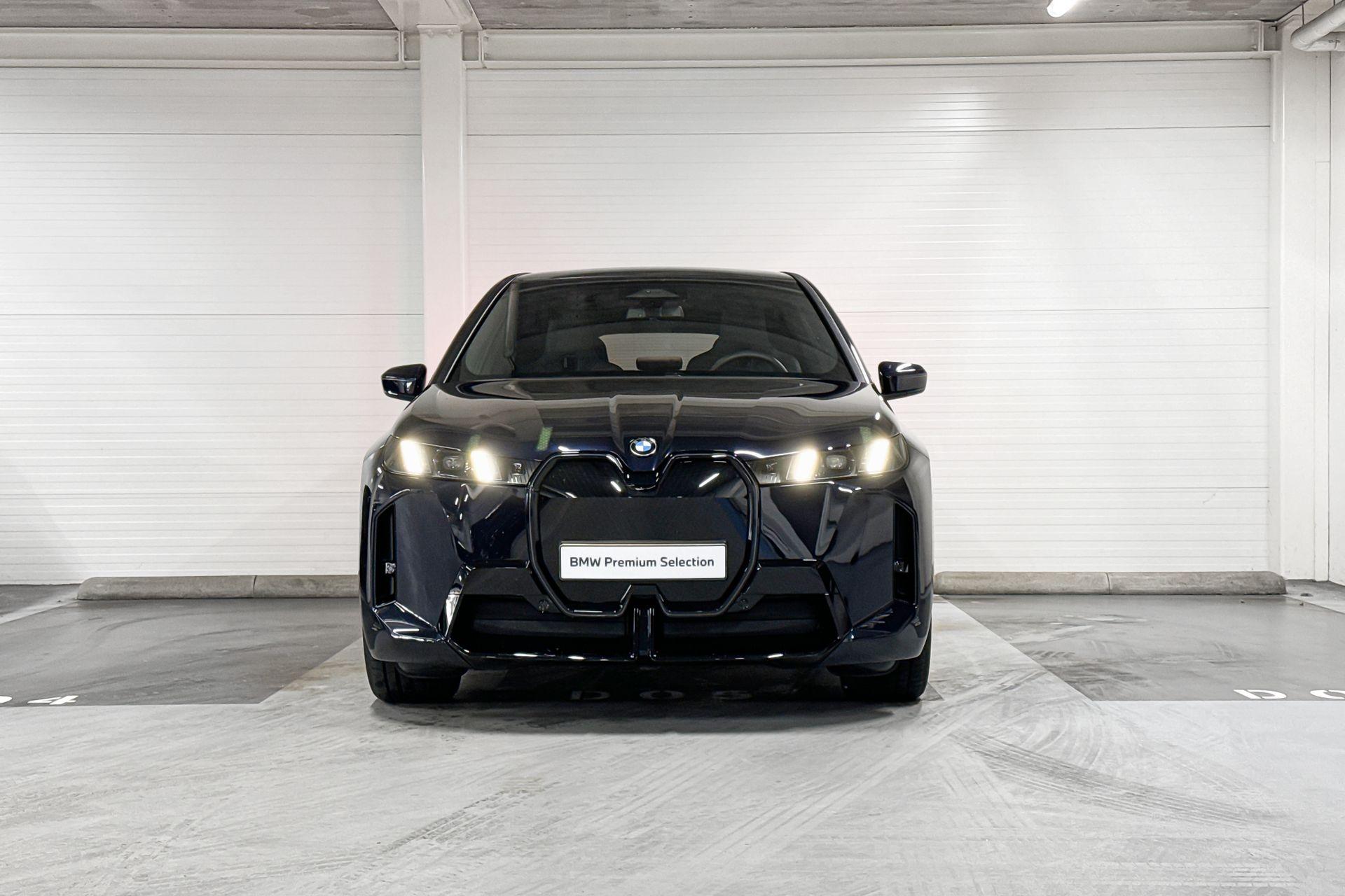 BMW iX