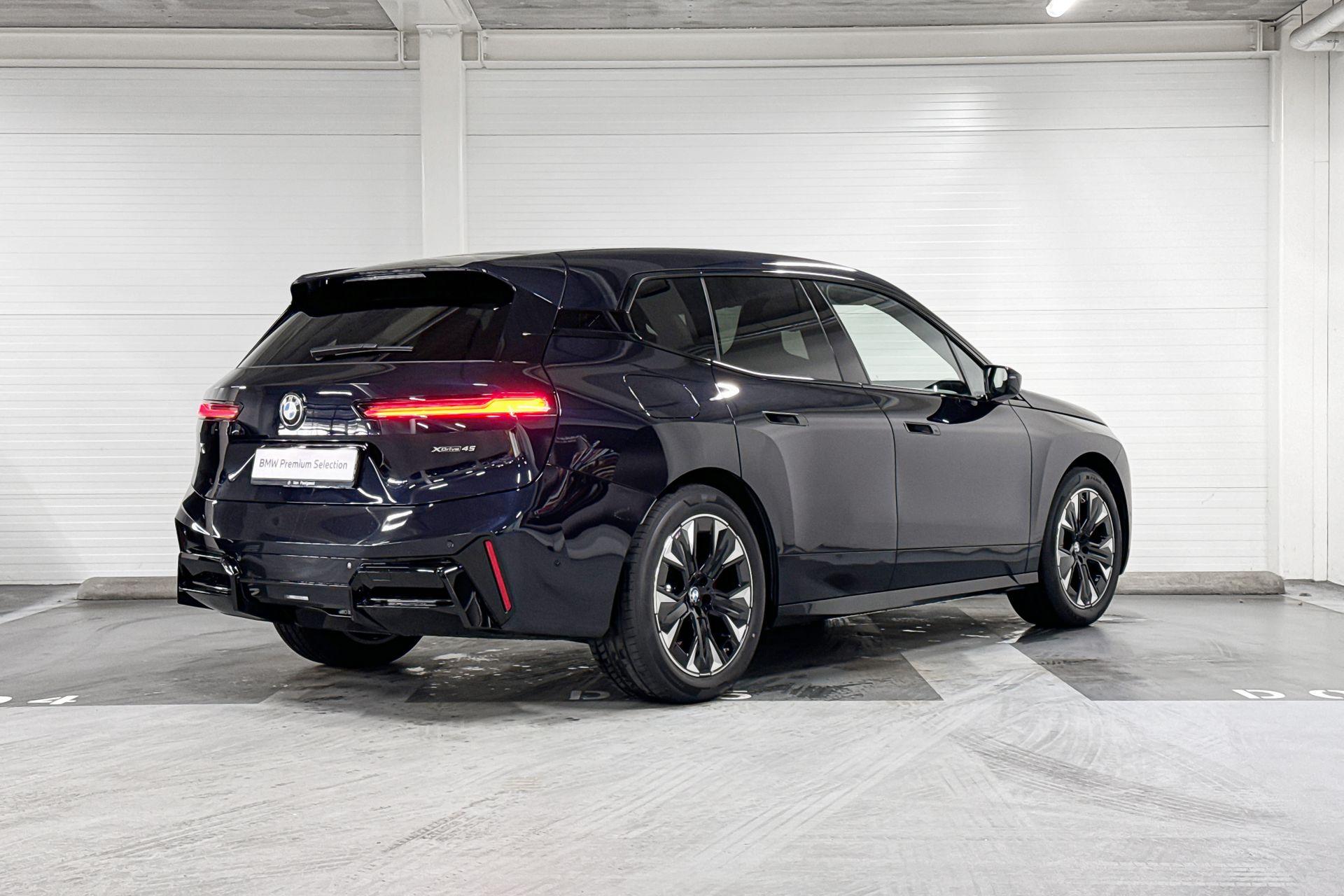 BMW iX