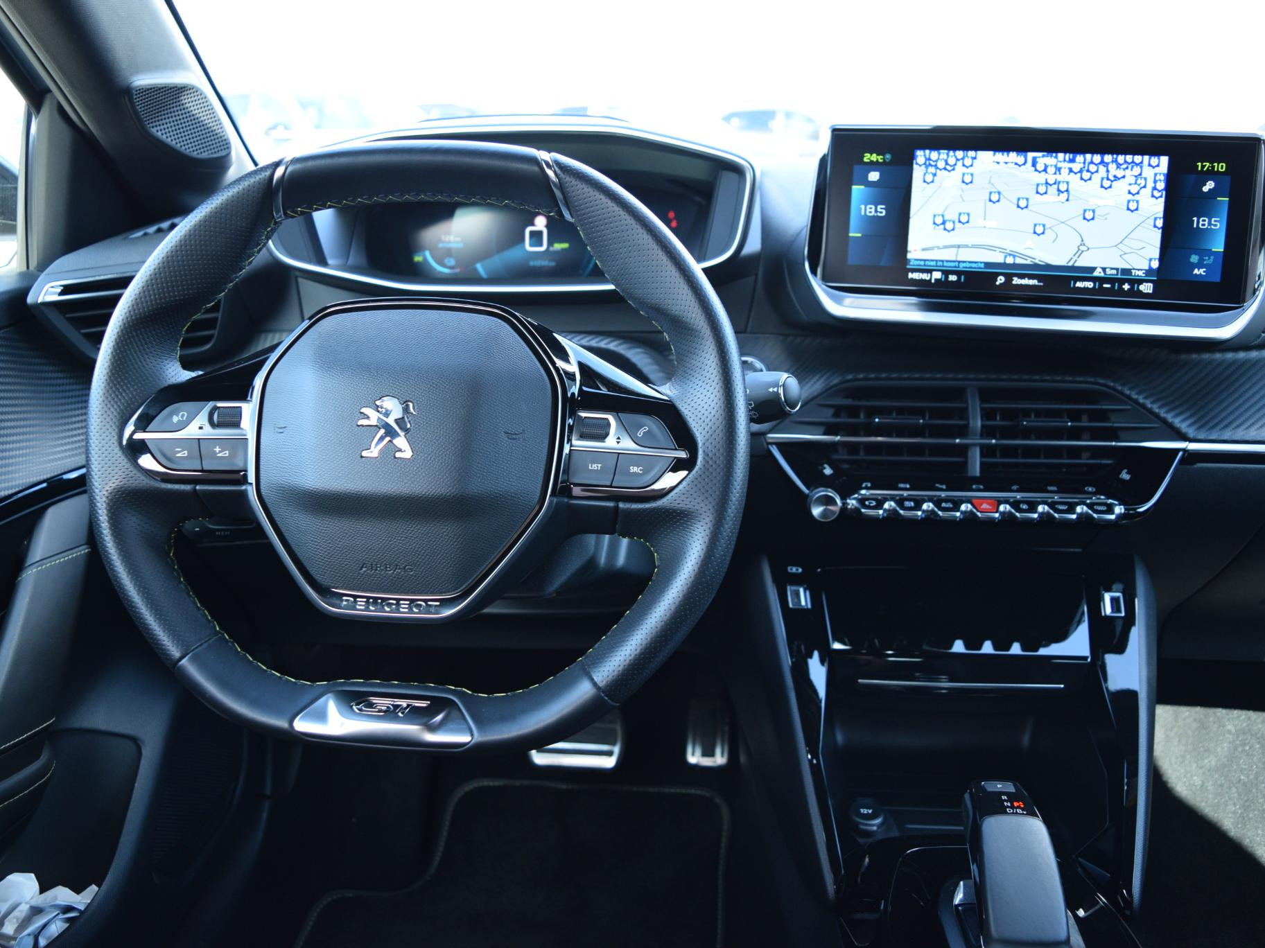 Peugeot e-208
