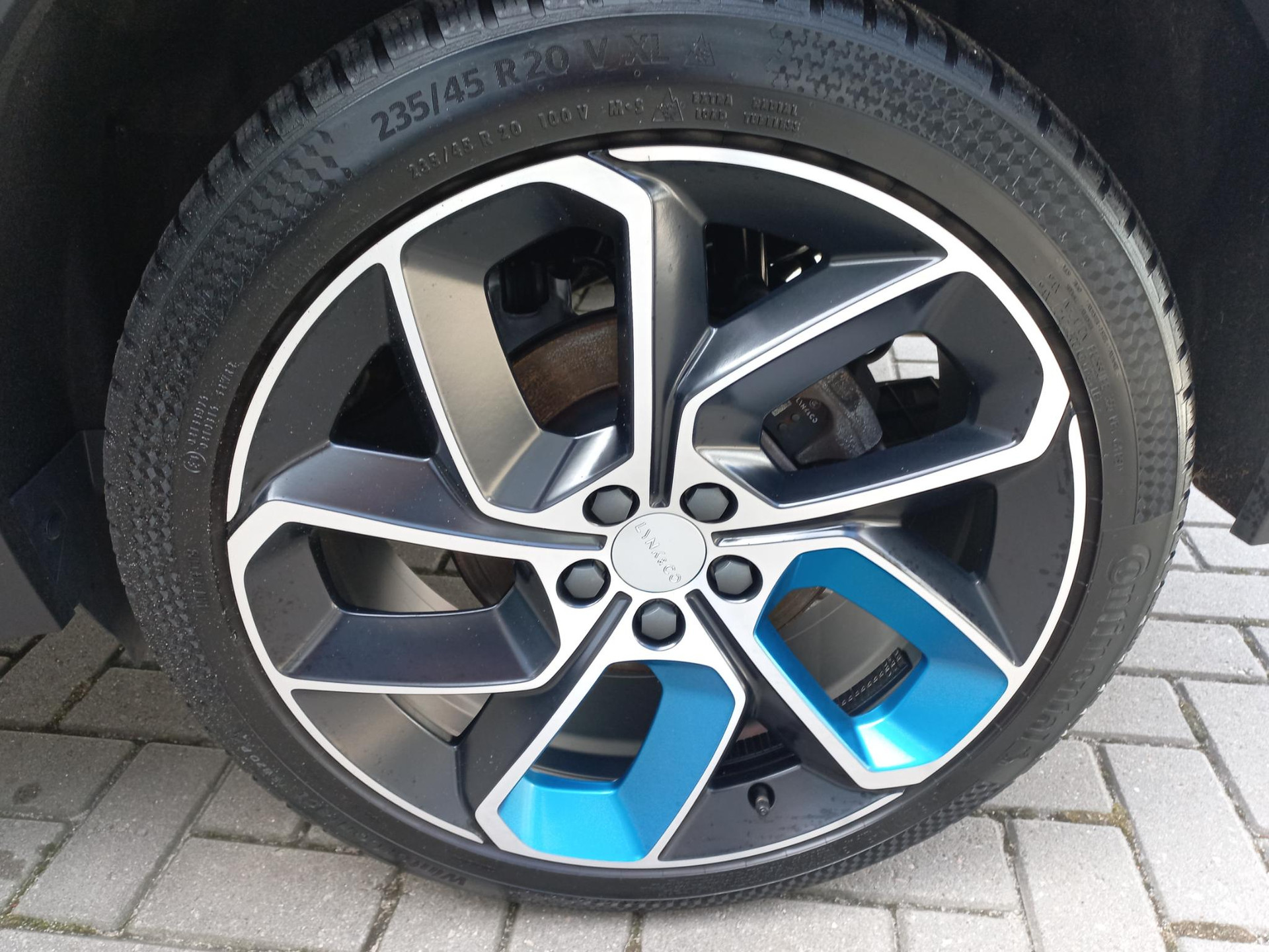 Lynk & Co 01