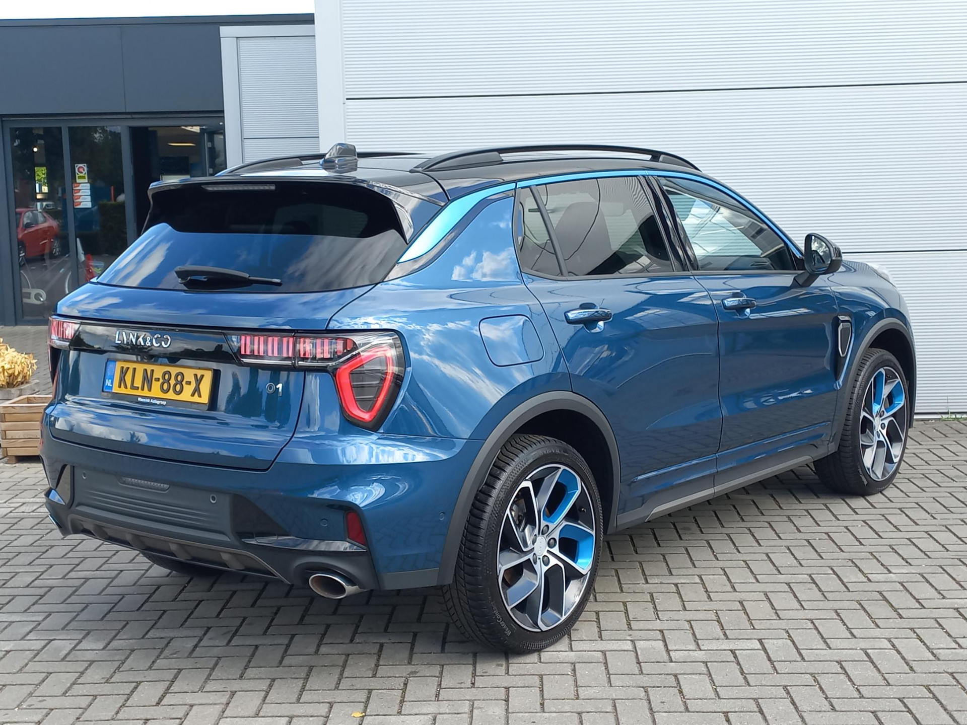 Lynk & Co 01