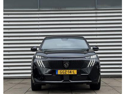 Peugeot e-3008