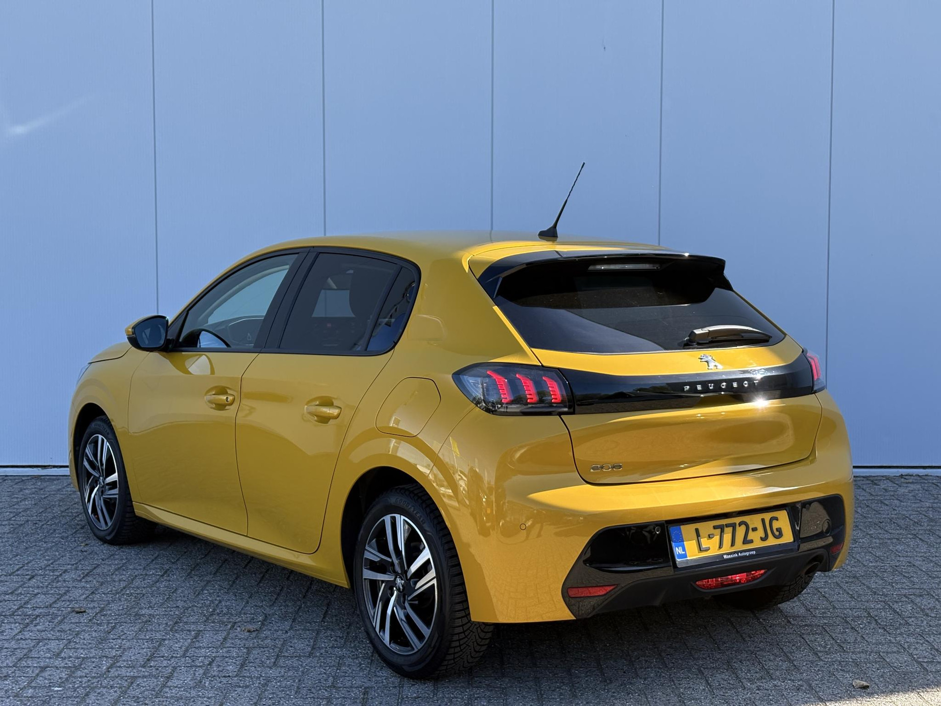 Peugeot 208