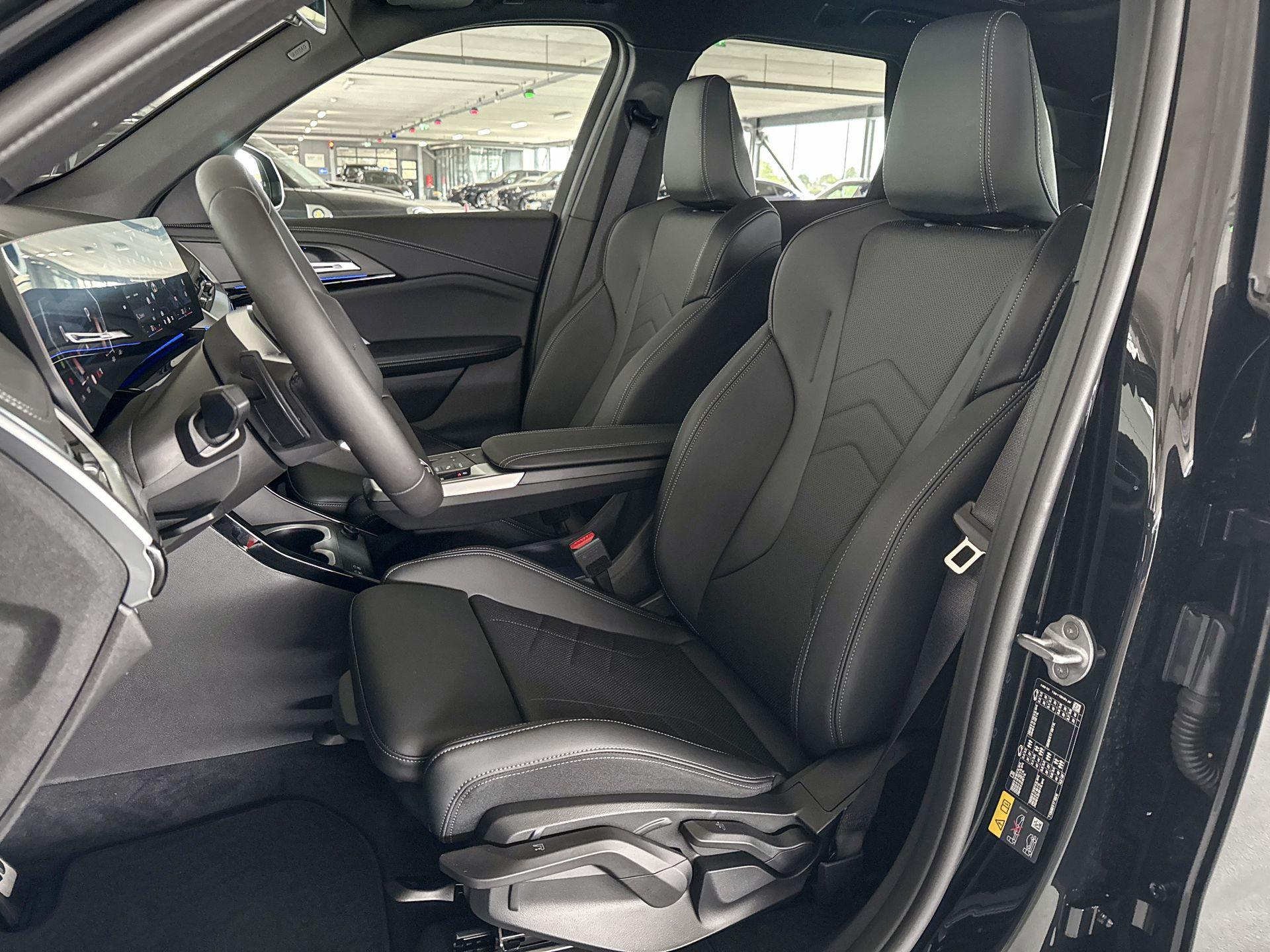 BMW iX1