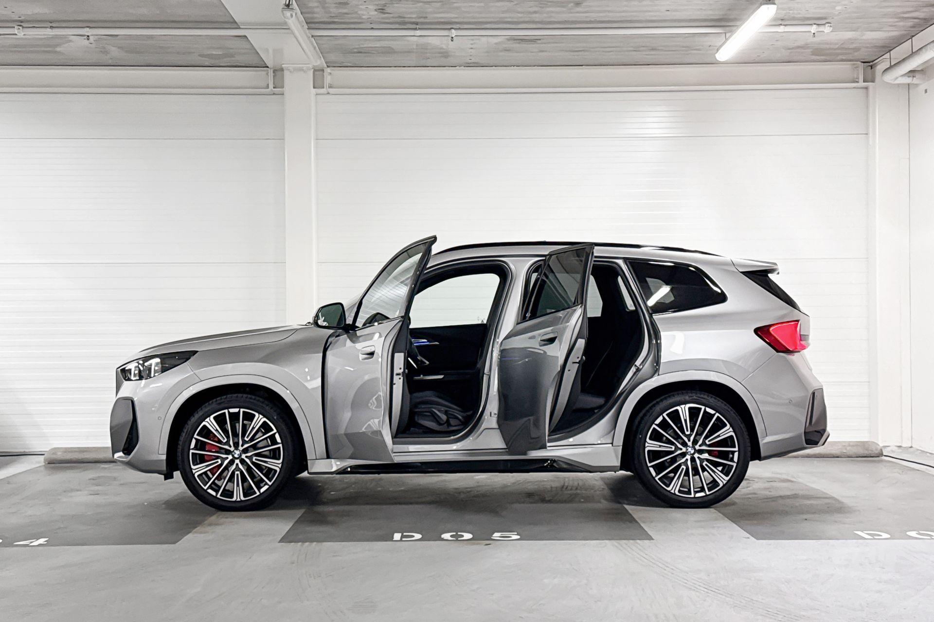 BMW iX1