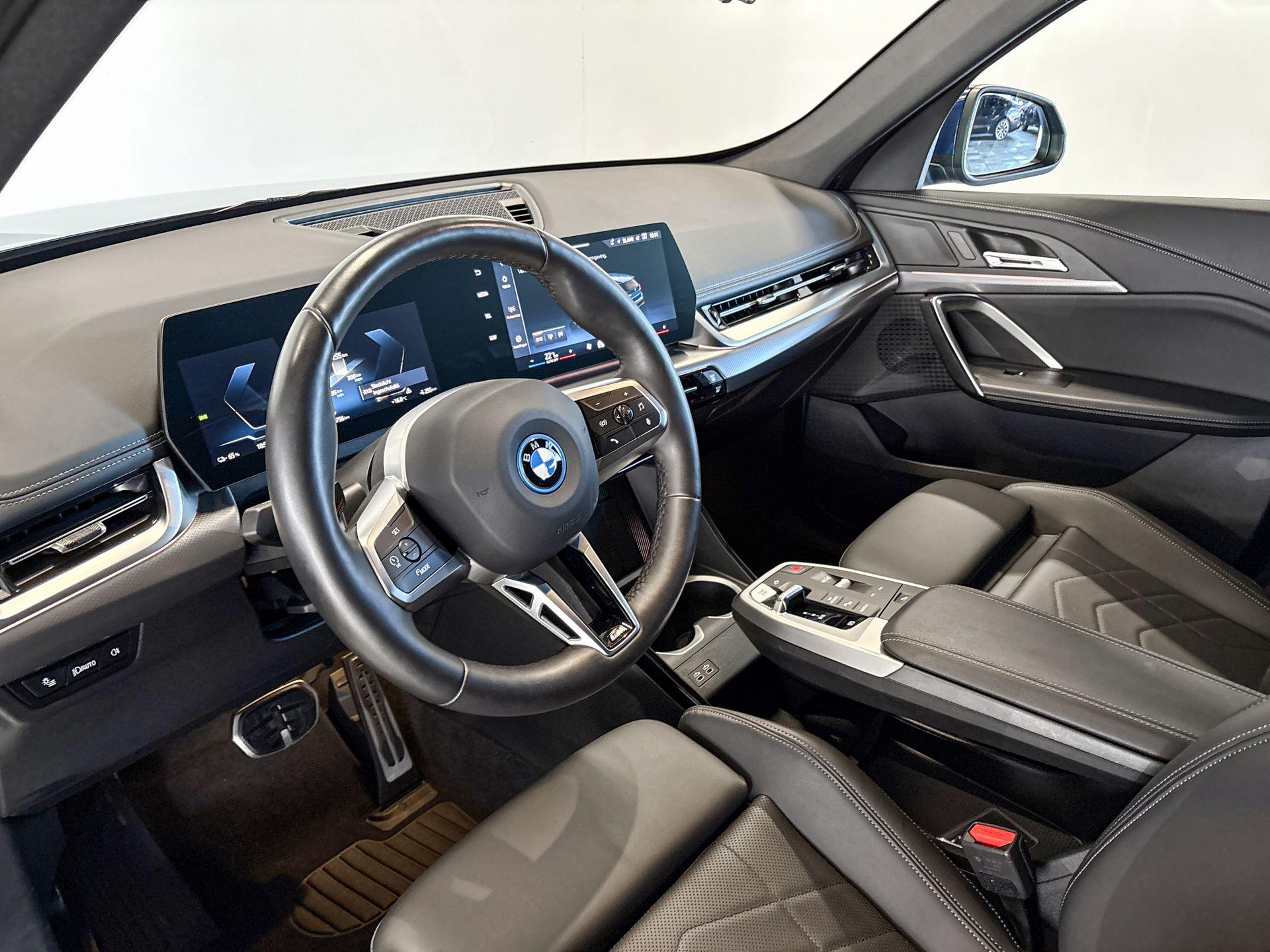 BMW iX1