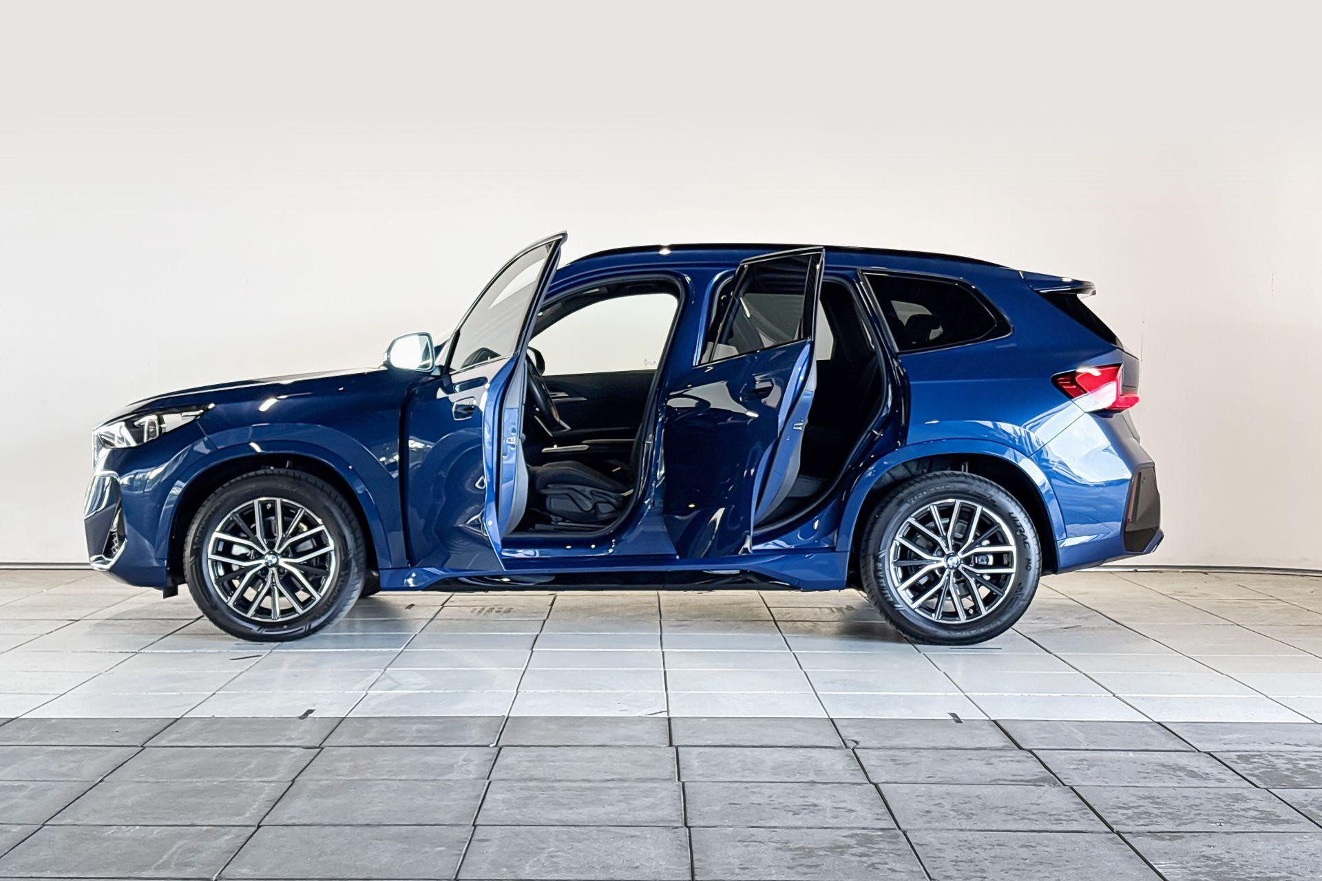 BMW iX1