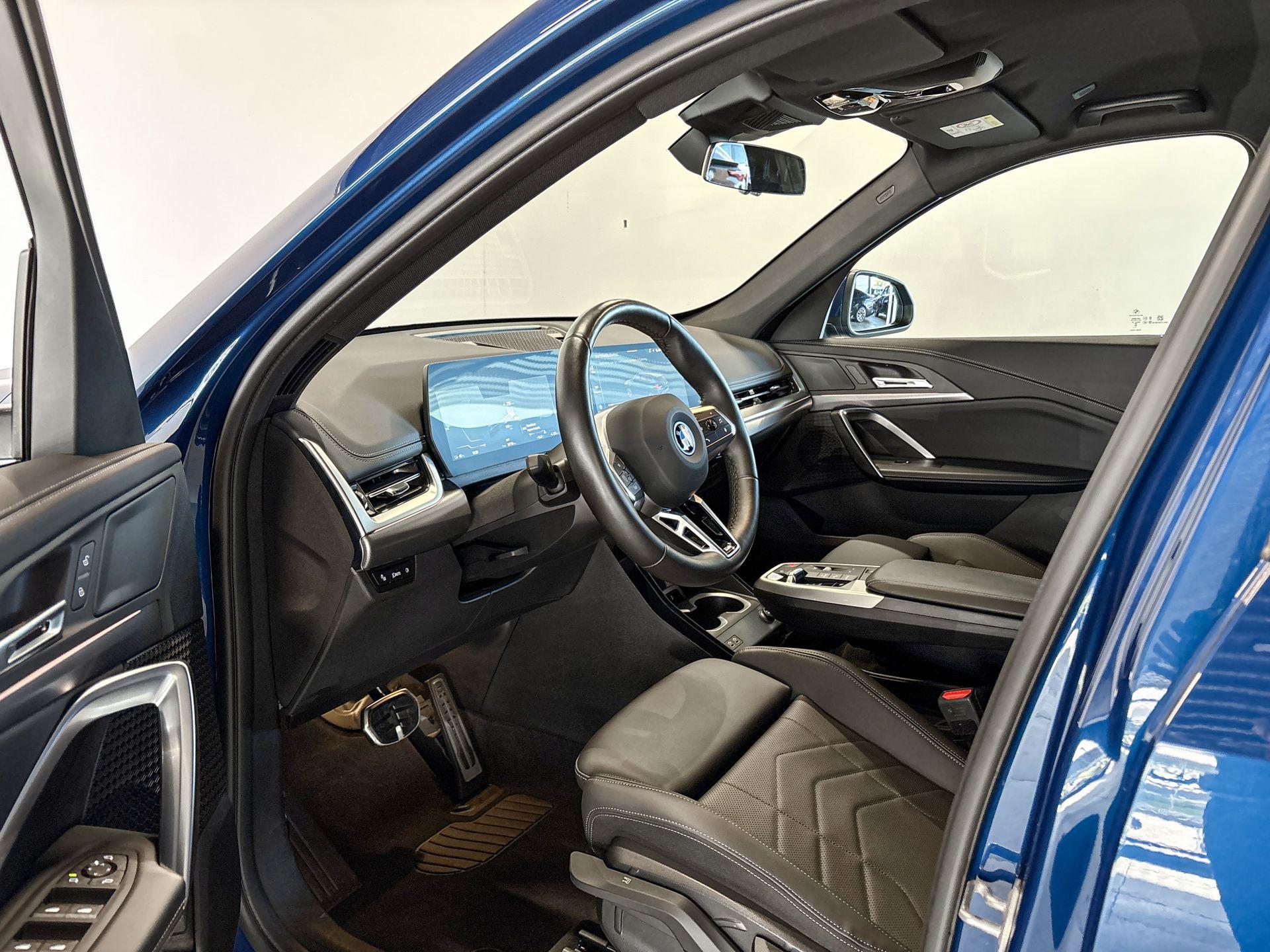 BMW iX1