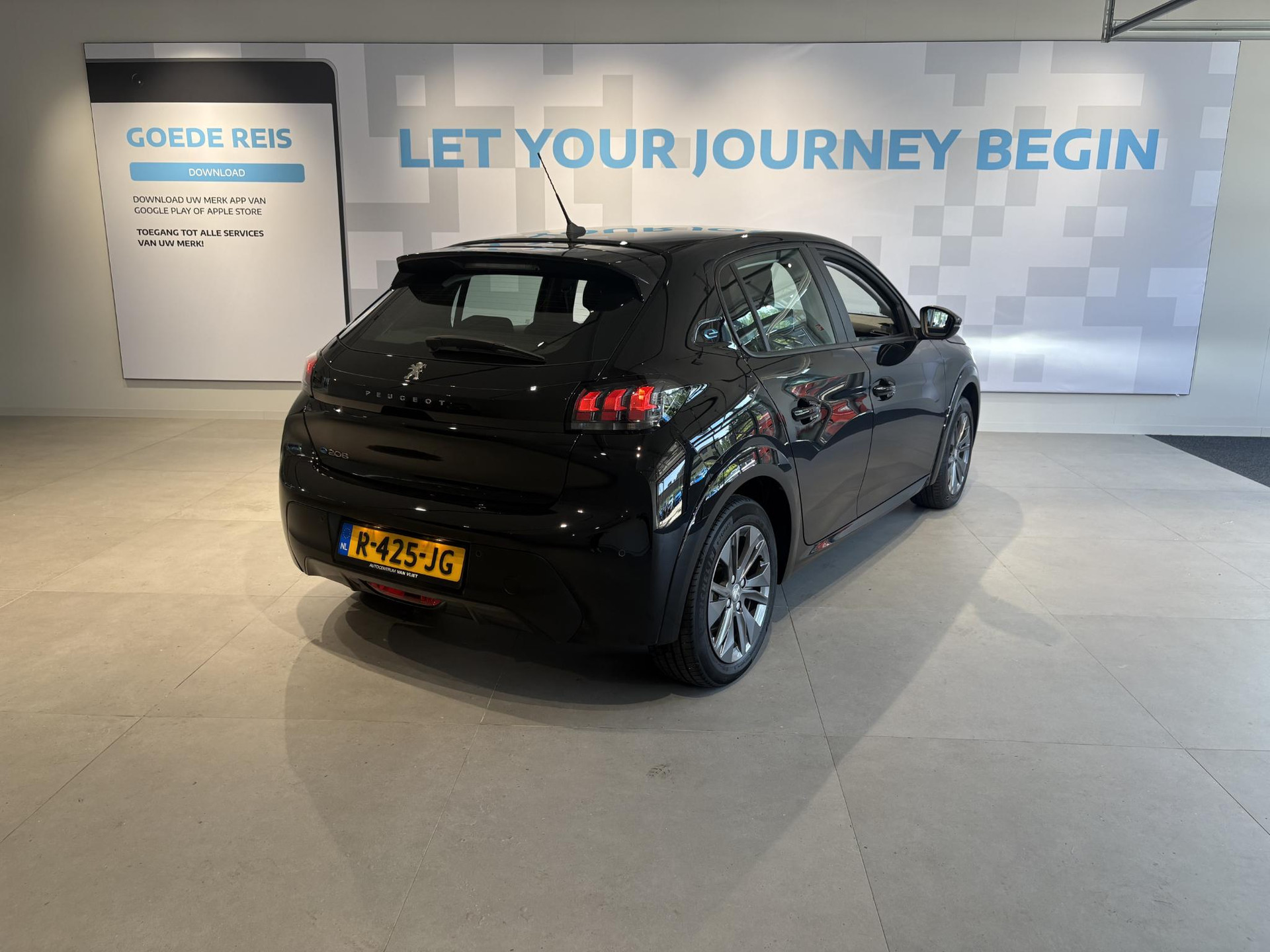 Peugeot e-208