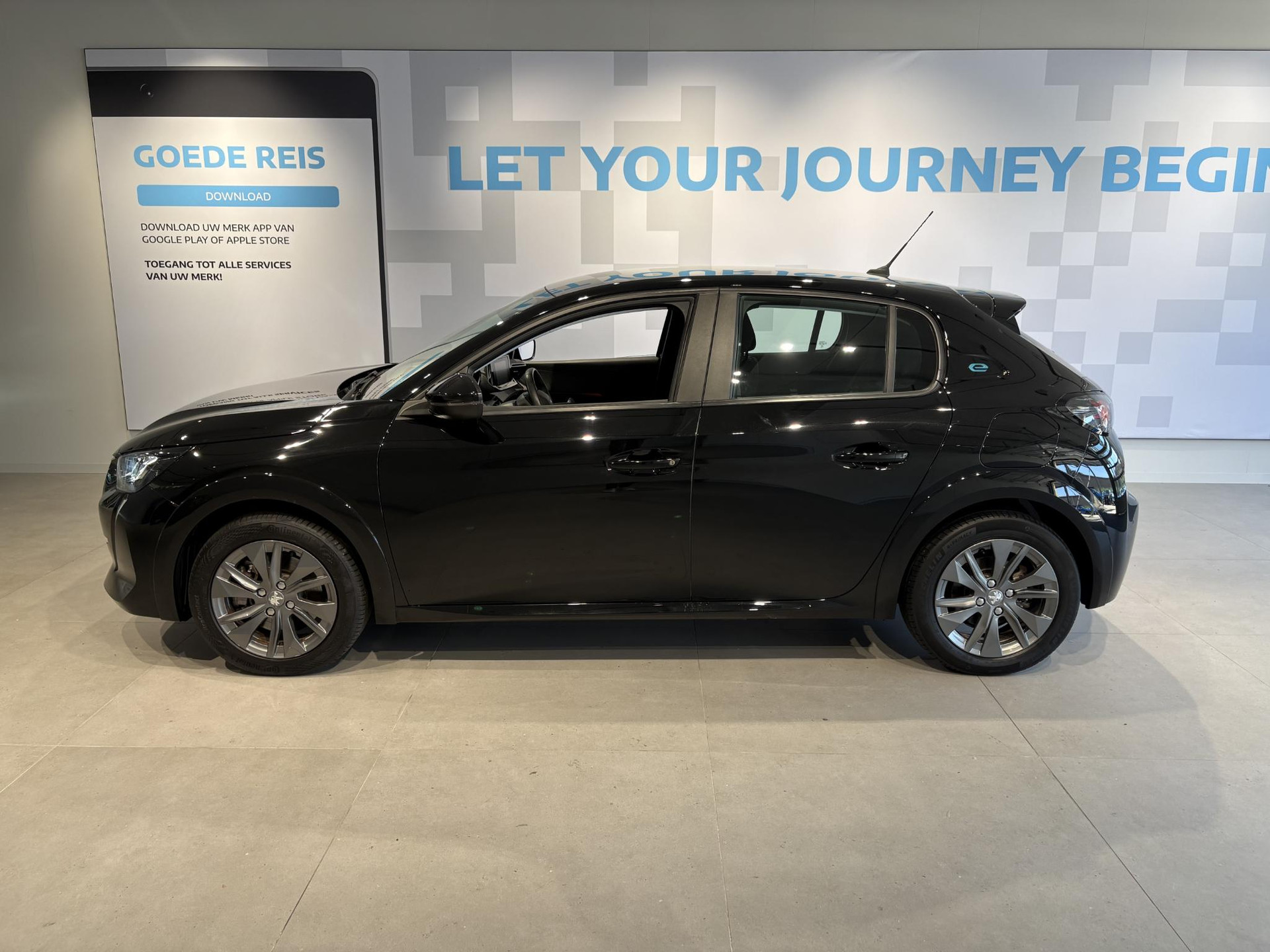 Peugeot e-208