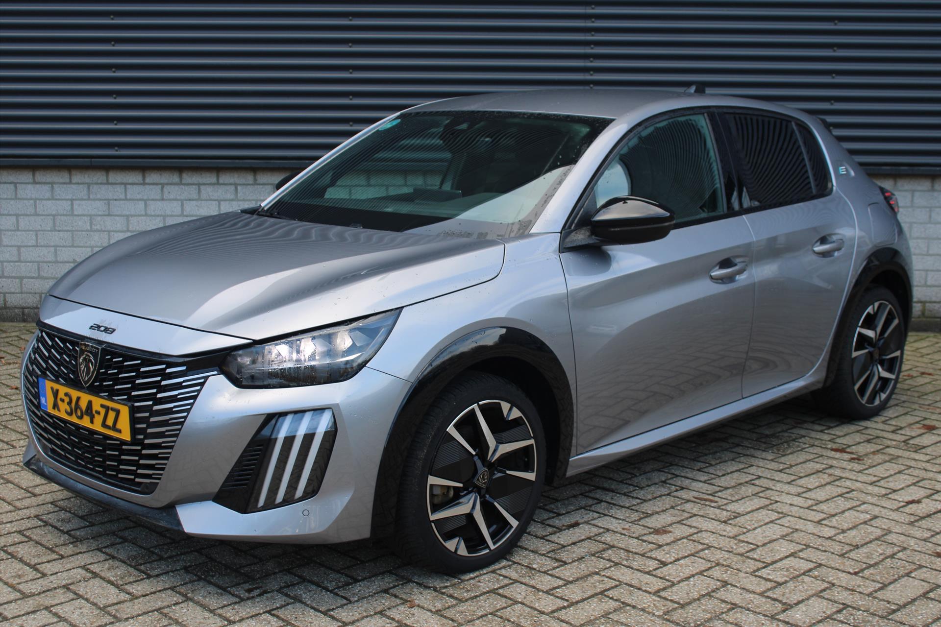 Peugeot e-208