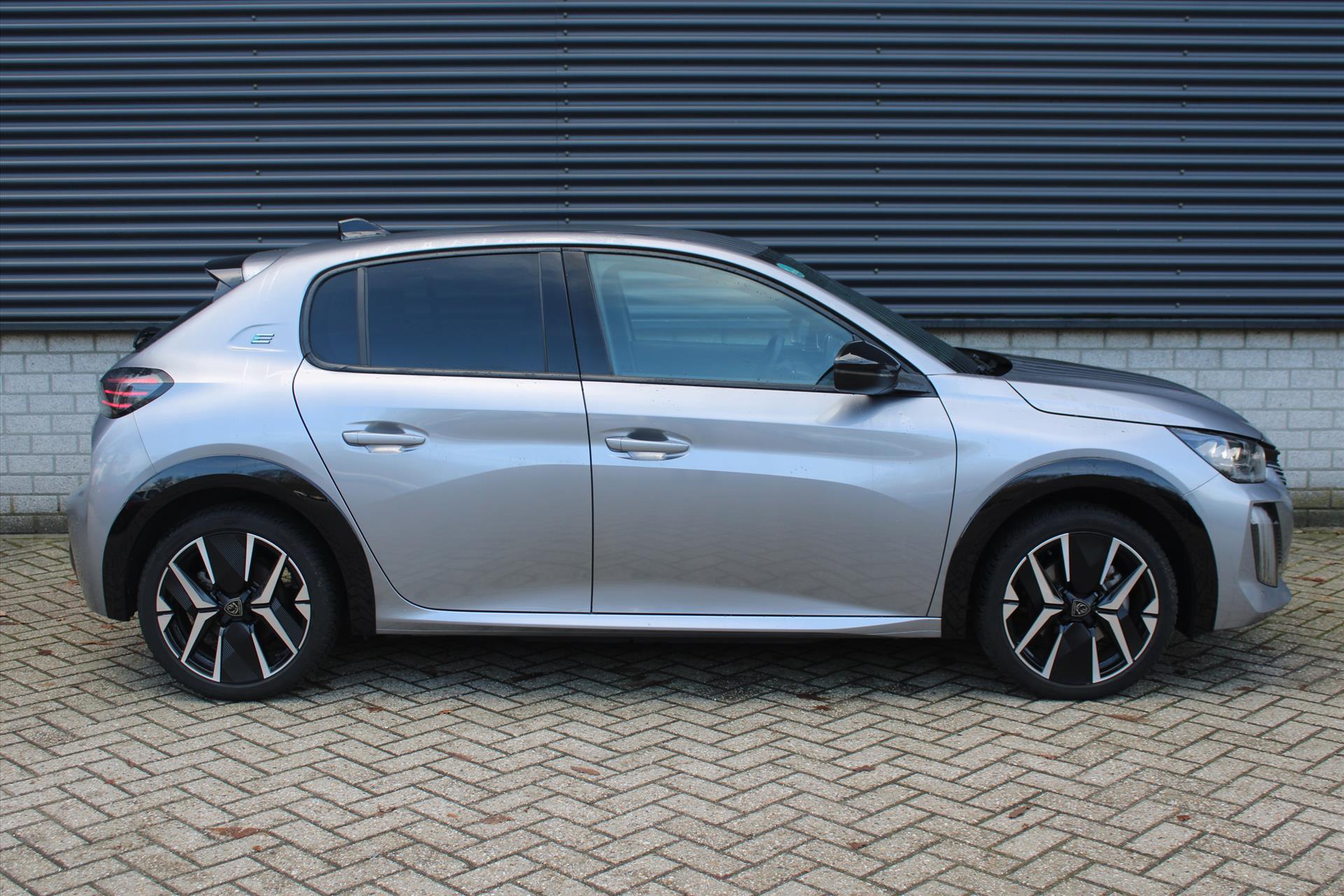 Peugeot e-208