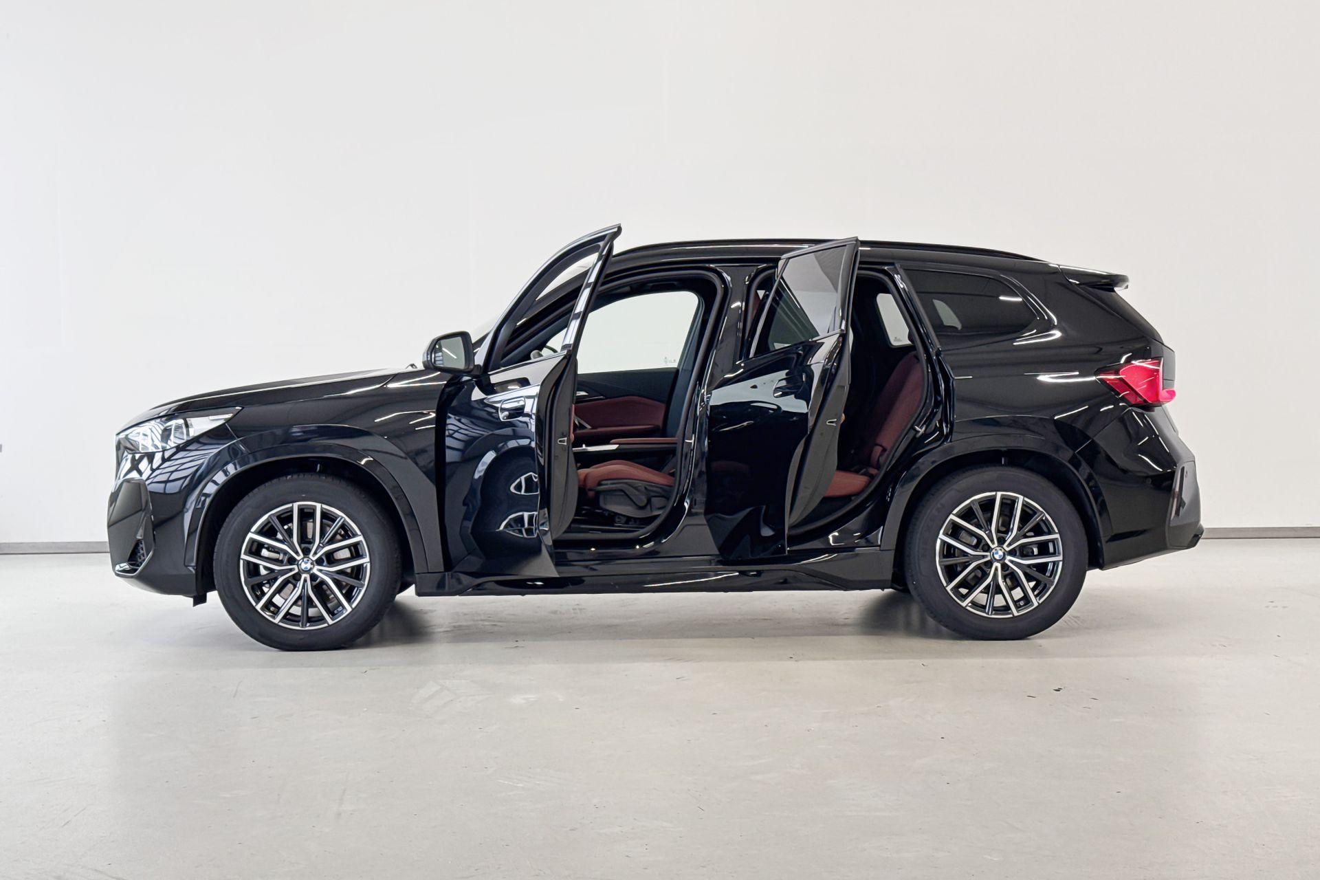 BMW iX1