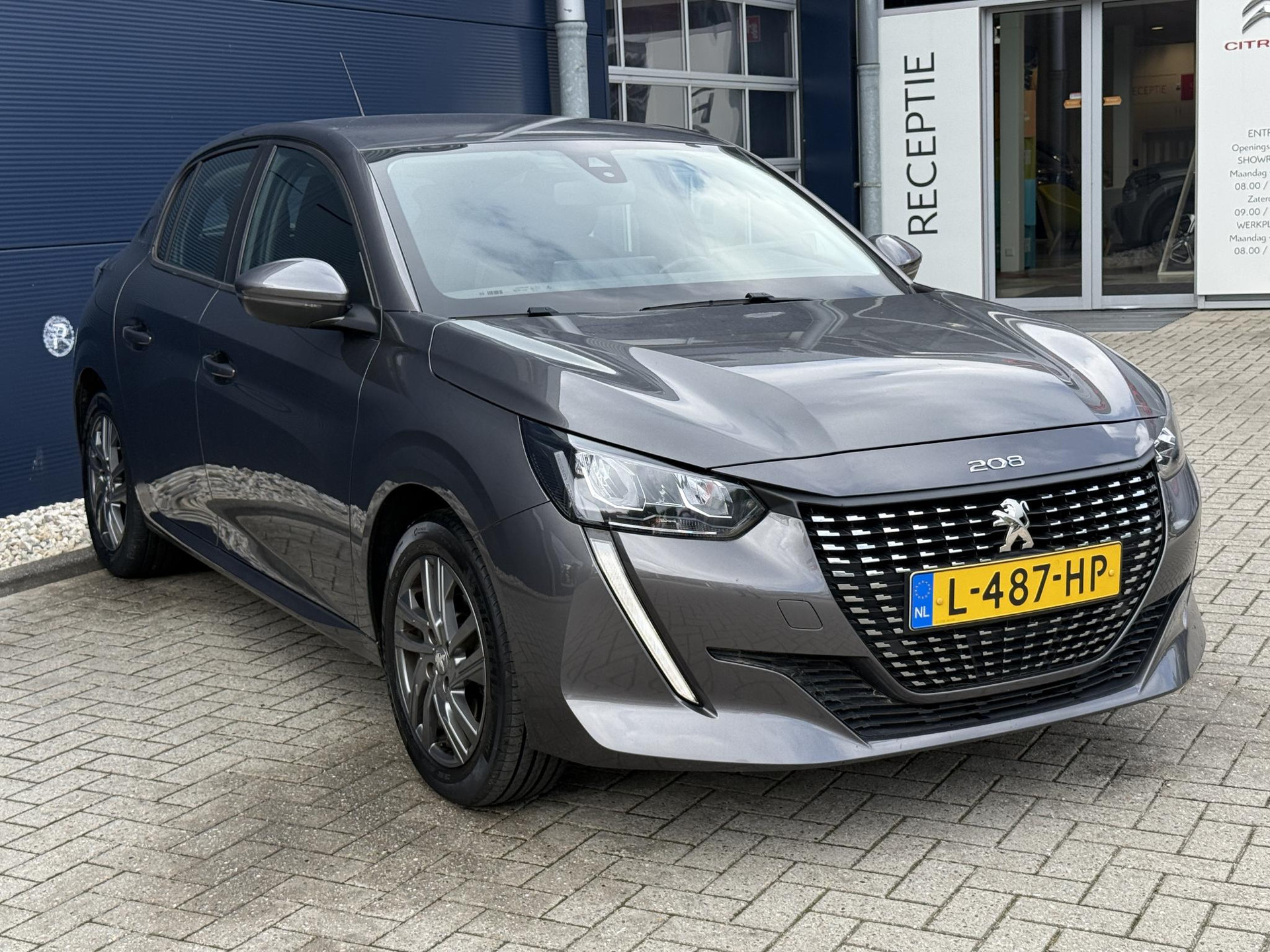 Peugeot 208