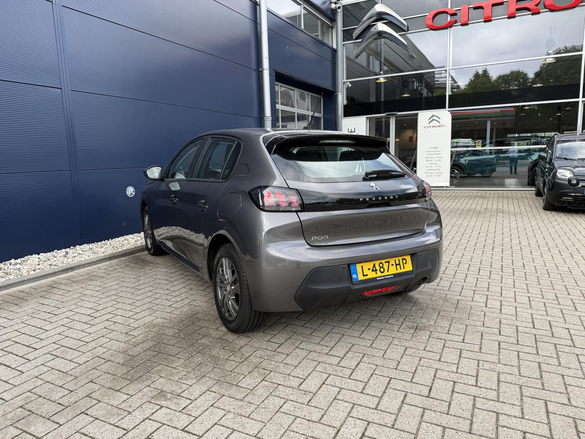 Peugeot 208