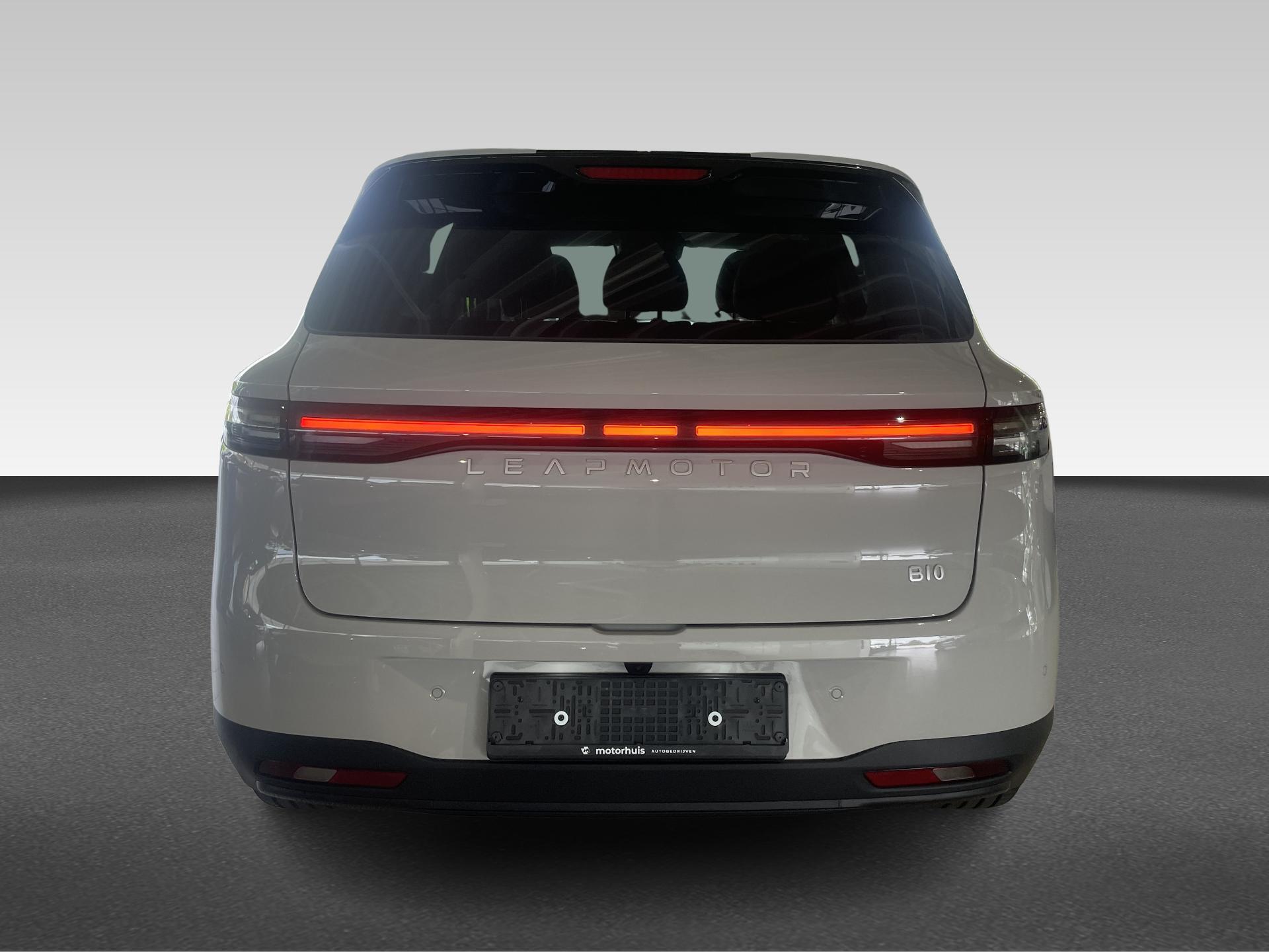 Leapmotor B10