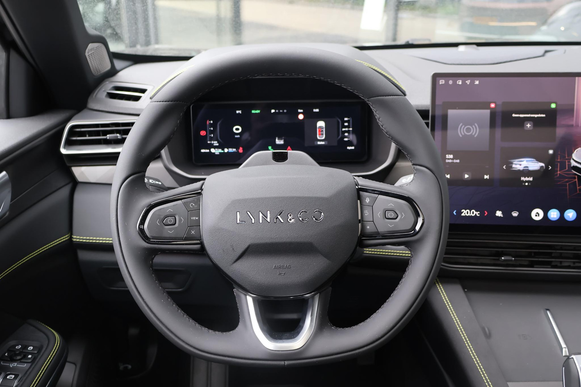Lynk & Co 01