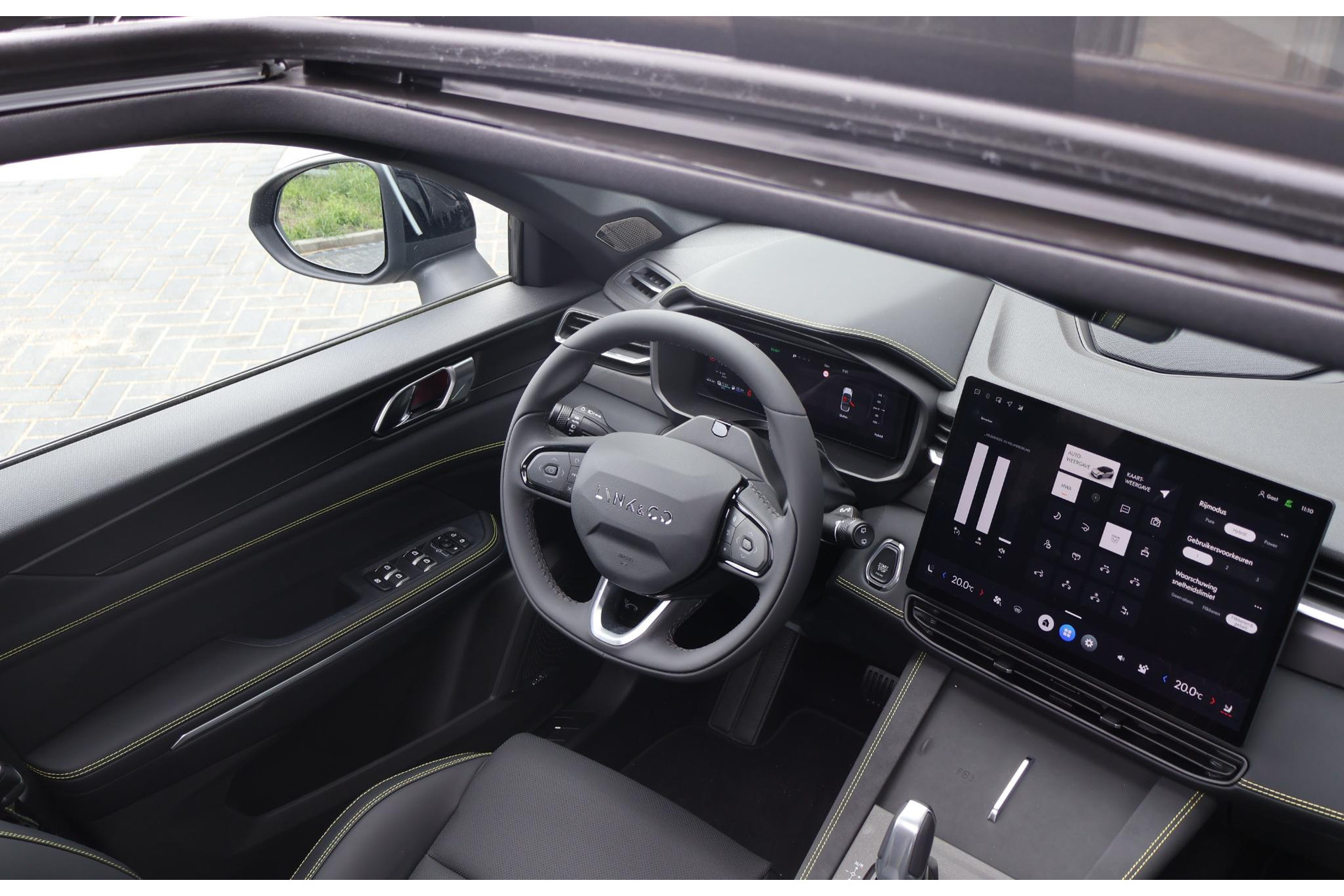 Lynk & Co 01