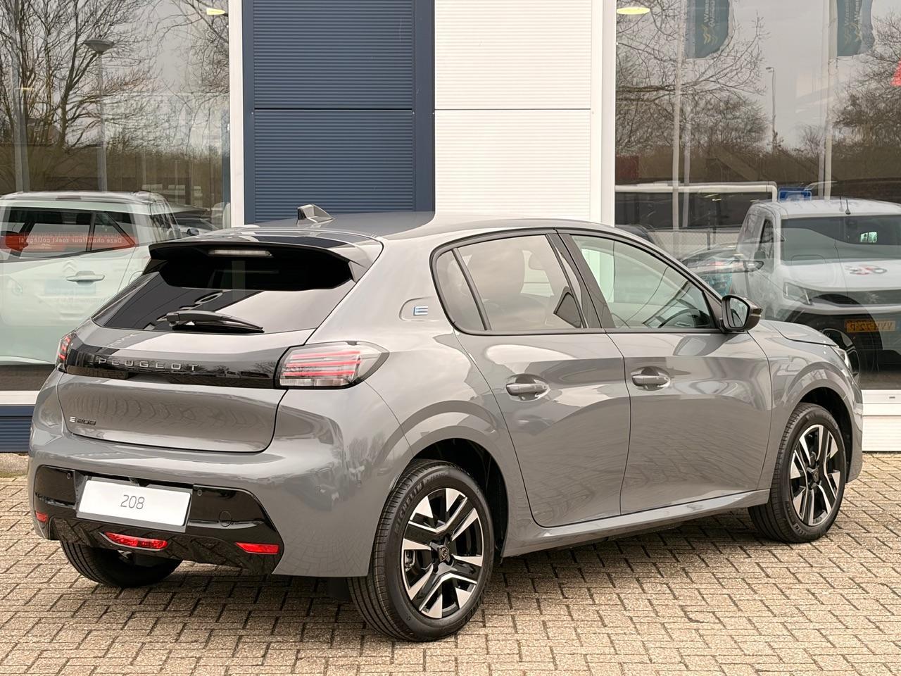 Peugeot e-208