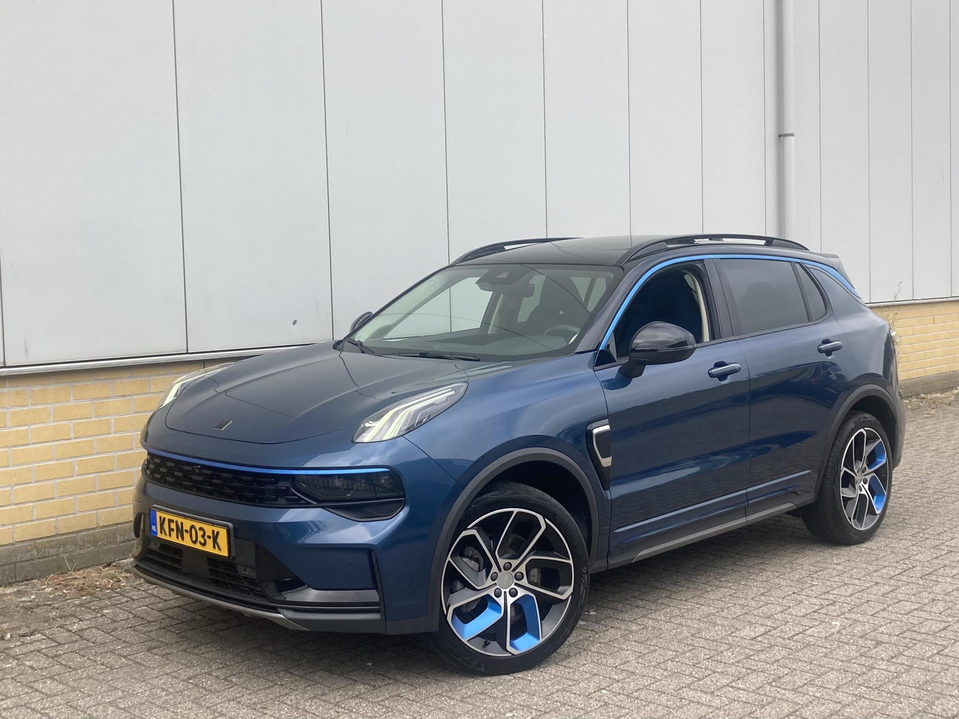 Lynk & Co 01