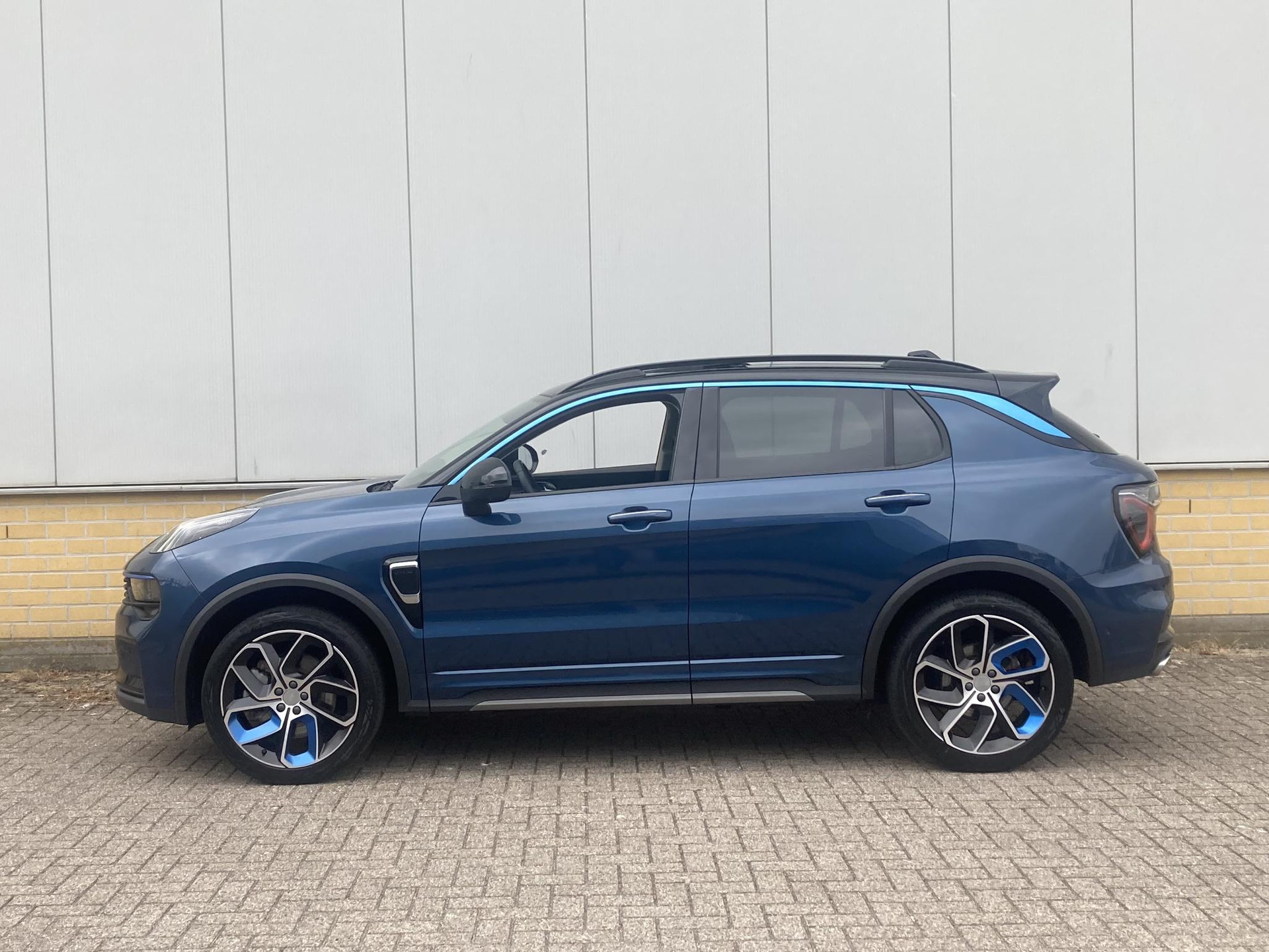 Lynk & Co 01